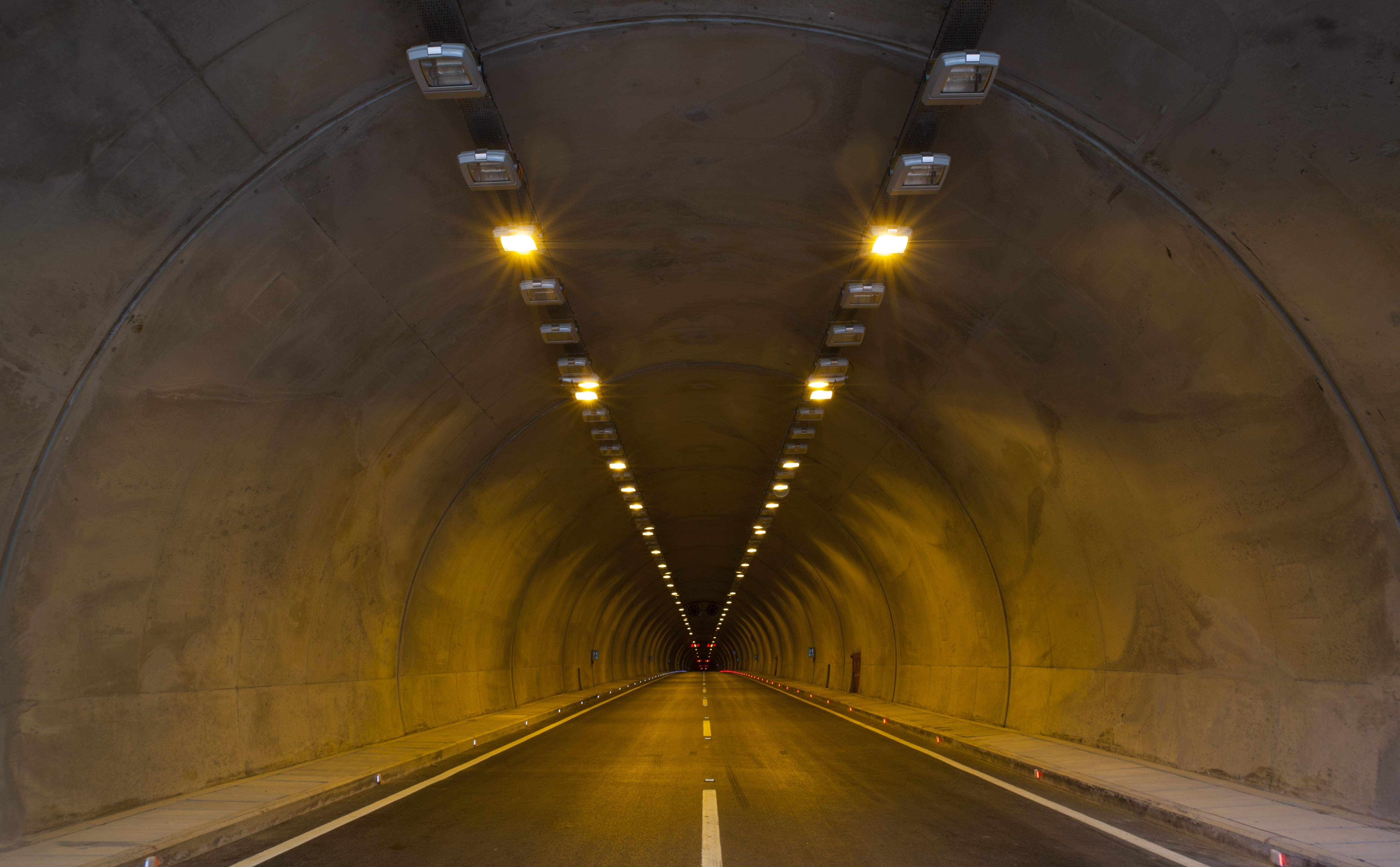 passage, 5K, ceiling, direction, architecture, Underground, vanishing point, arch, Road, Asphalt, Urban, electric light, lighting equipment, Nobody, indoors, HD Wallpaper