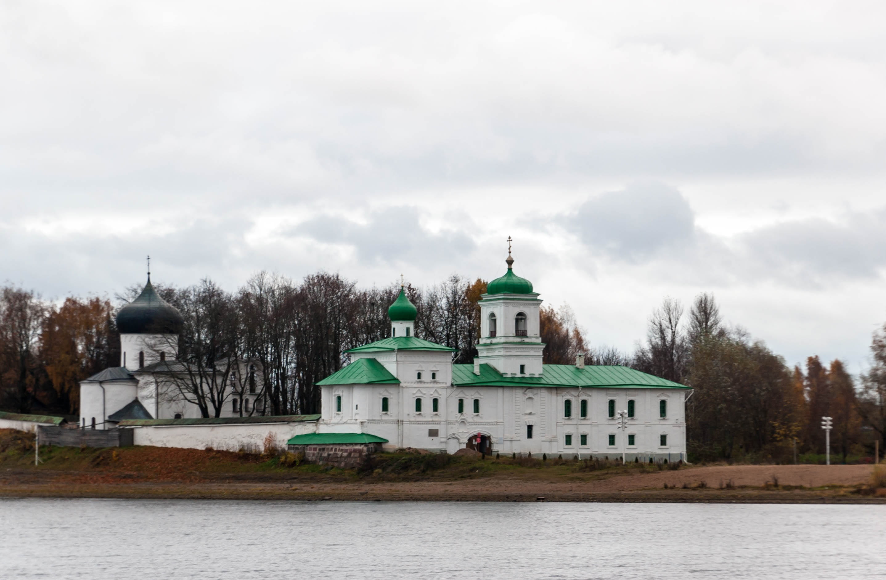 pskov, religion, outdoors, city, culture, great, january, built structure, sky, monastery, river, architecture, ancient, traditional, white, cold, tree, HD Wallpaper