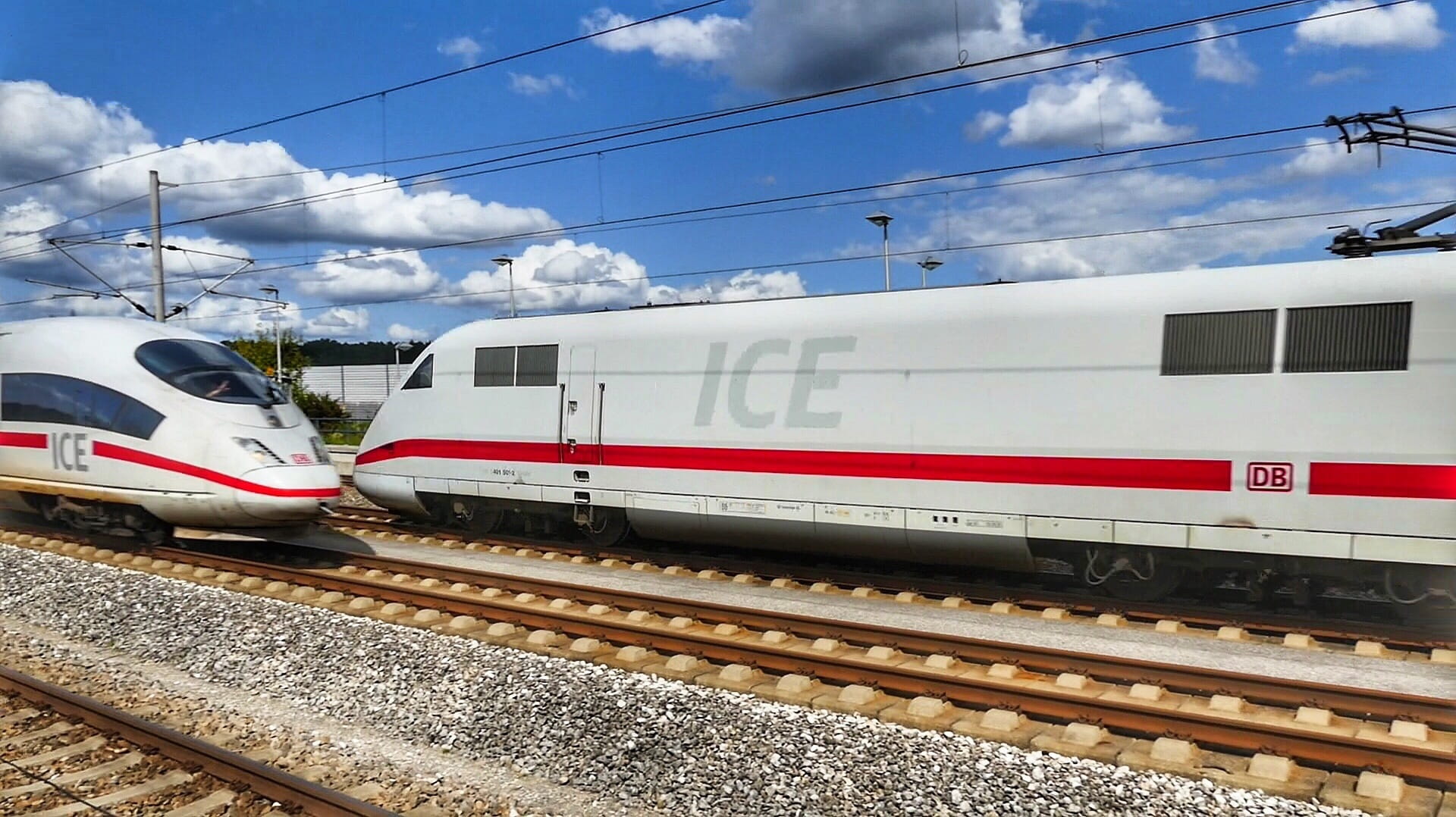 train - vehicle, outdoors, 1080P, motor, land vehicle, sky, passenger train, train, nature, no people, cable, arrival, electricity, mode of transportation, HD Wallpaper