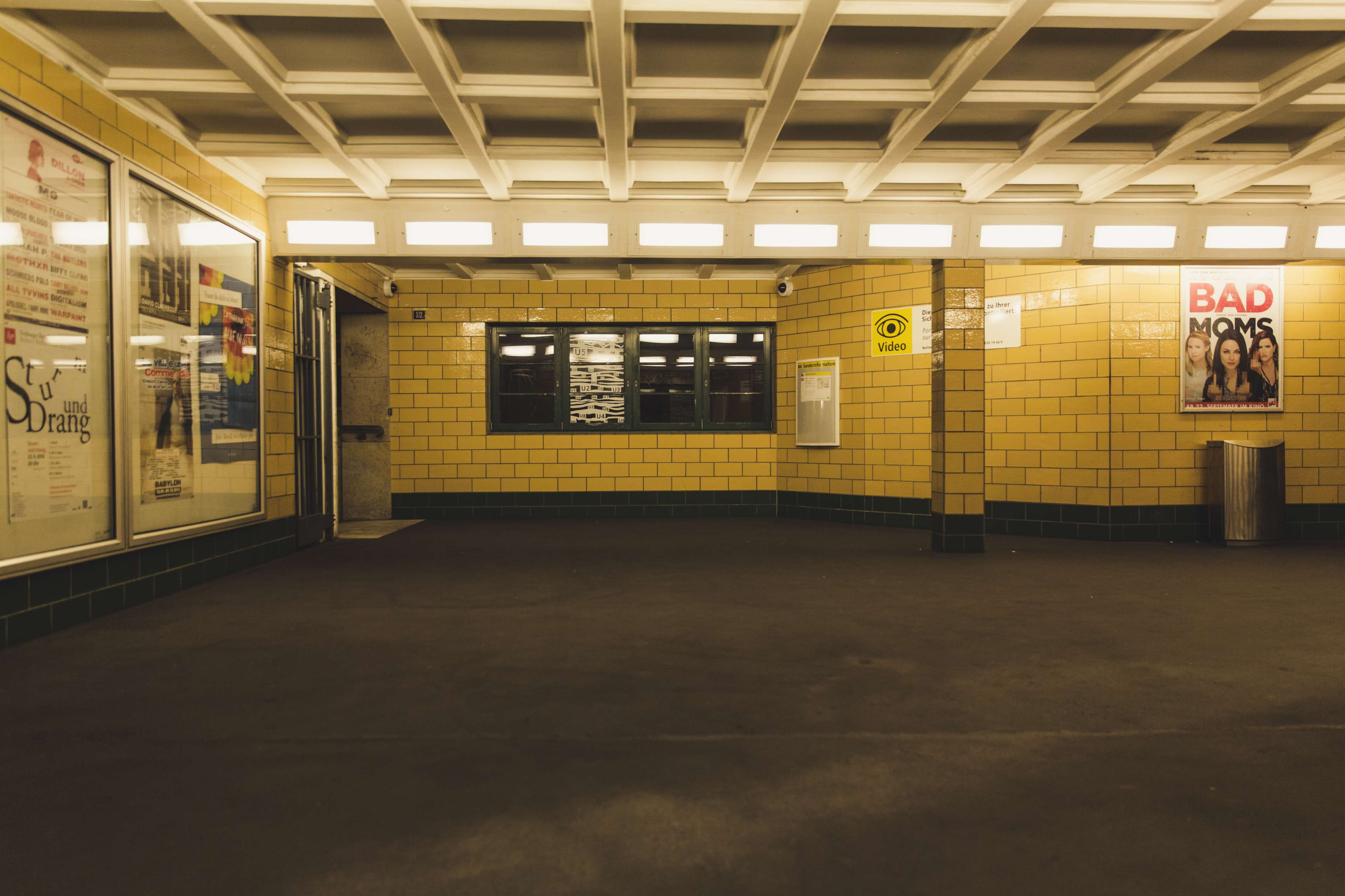 nig, downtown, indoors, germany, business, long exposure, tile, deutsch, buildings, famous place, sign, german, european, protection, europe, communication, HD Wallpaper