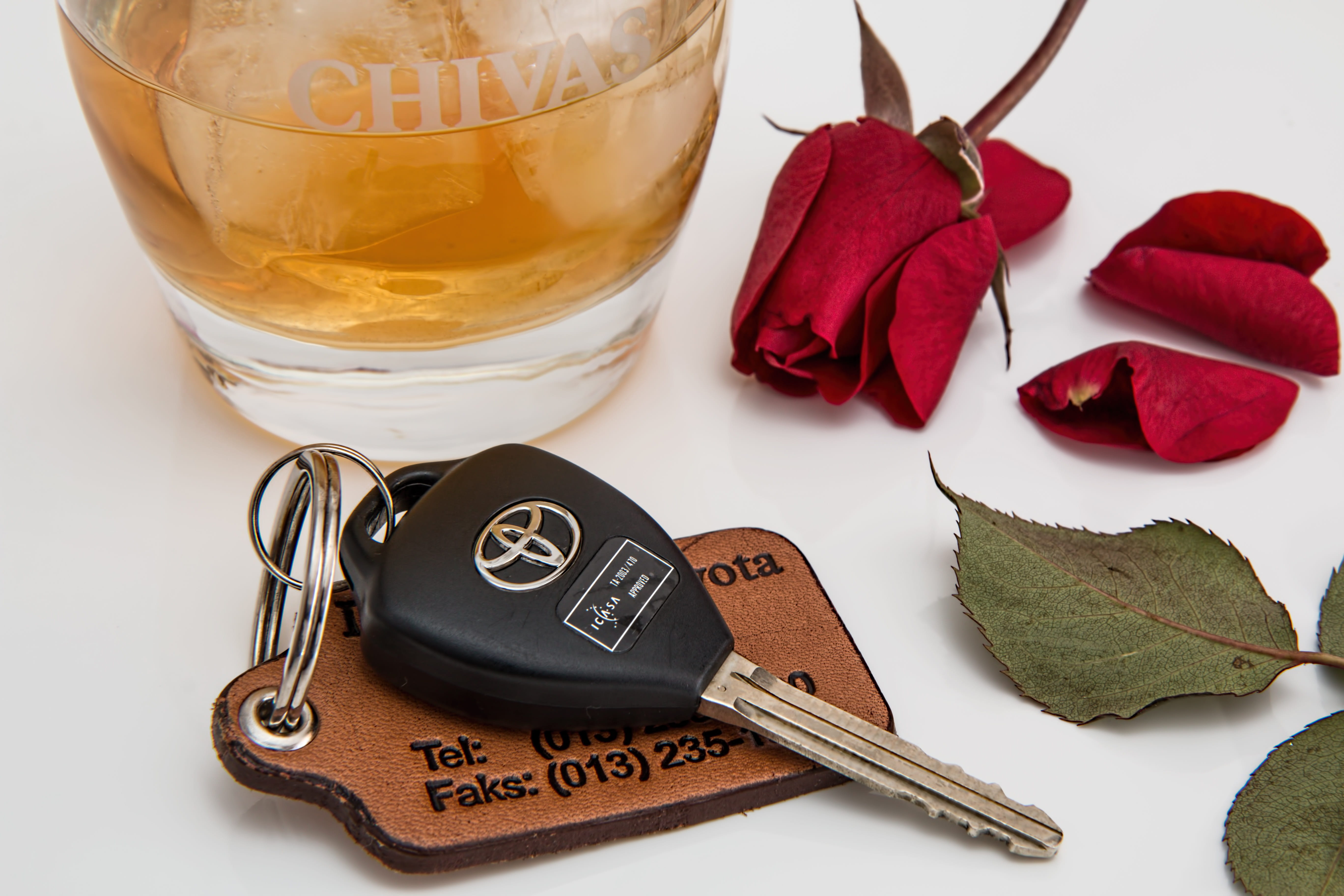 car key, studio shot, high angle view, no people, still life, drinking glass, alcoholism, indoors, hot drink, Drunk, beside, Drink Driving, glass, dangerous, HD Wallpaper