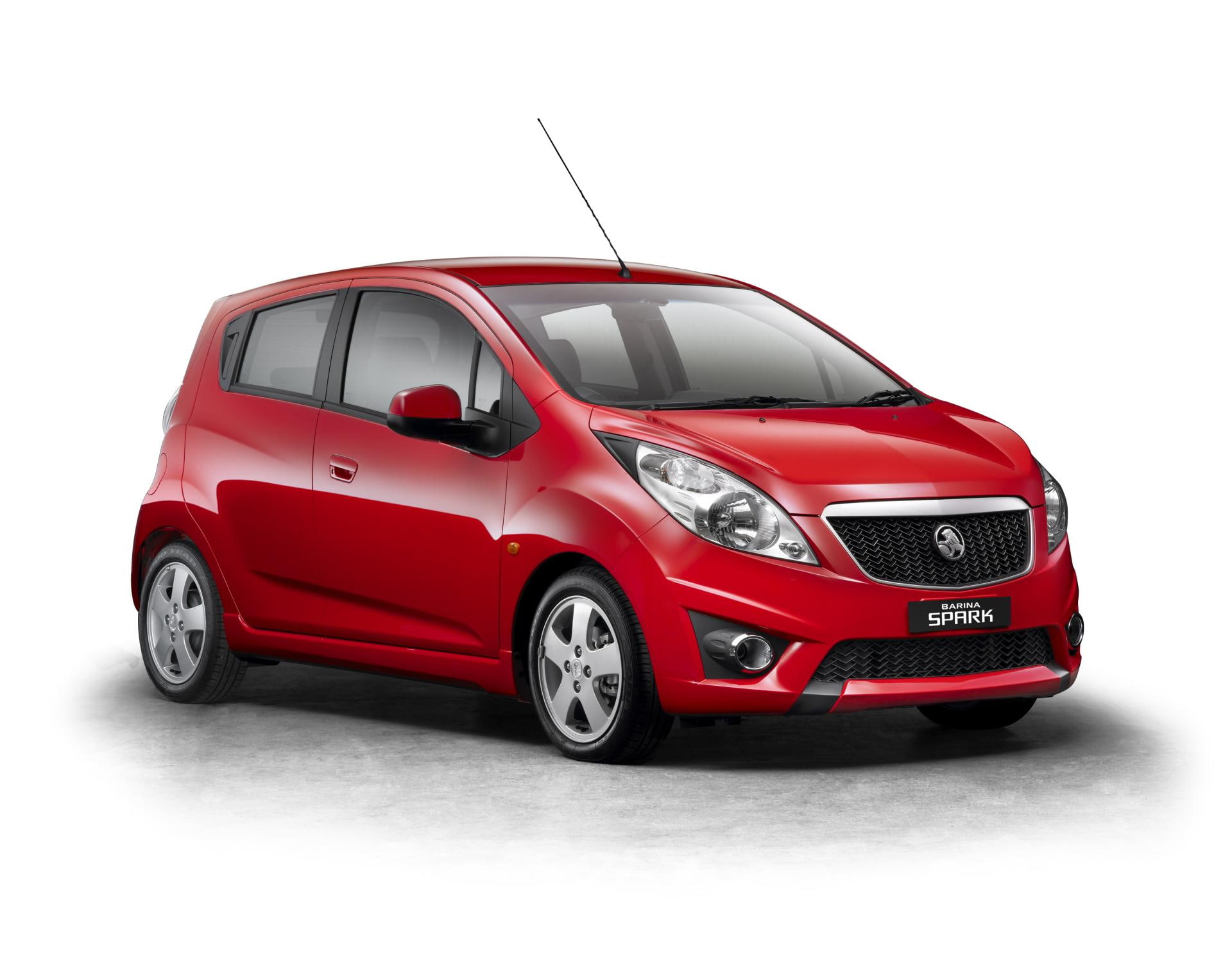 breaking, holden, studio shot, luxury, wealth, 1080P, land vehicle, red, crash, cut out, people, insurance, hatchback, mode of transportation, white background, HD Wallpaper