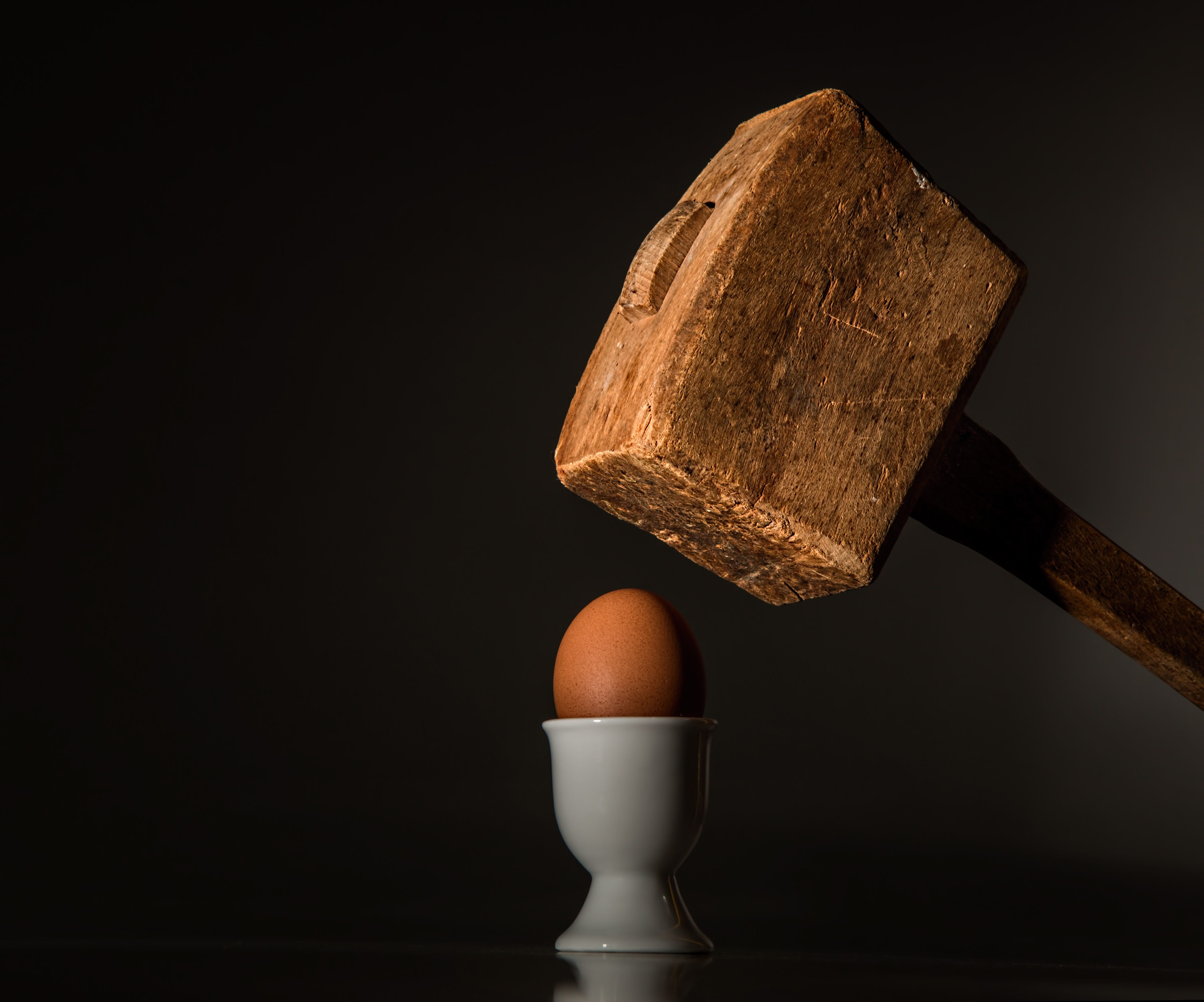 single object, excessive force, fragile, food, 4K, black background, mallet, dark, cruel, wood - material, breakfast, food and drink, nature, near, no people, HD Wallpaper
