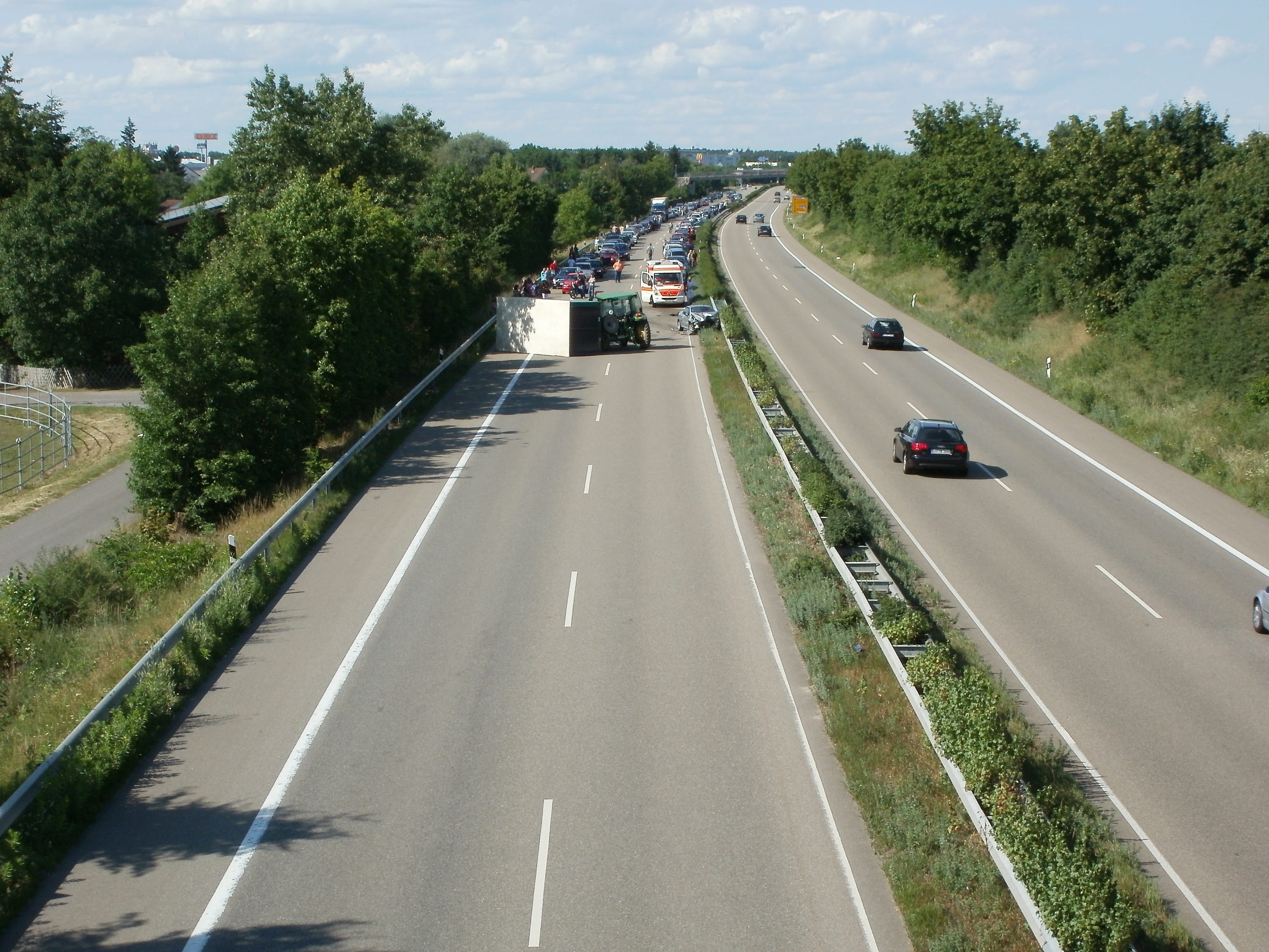2K, motion, outdoors, plant, no people, road, motorway, way, road marking, day, crash, symbol, the way forward, traffic jam, safety, sign, travel, transportation, HD Wallpaper