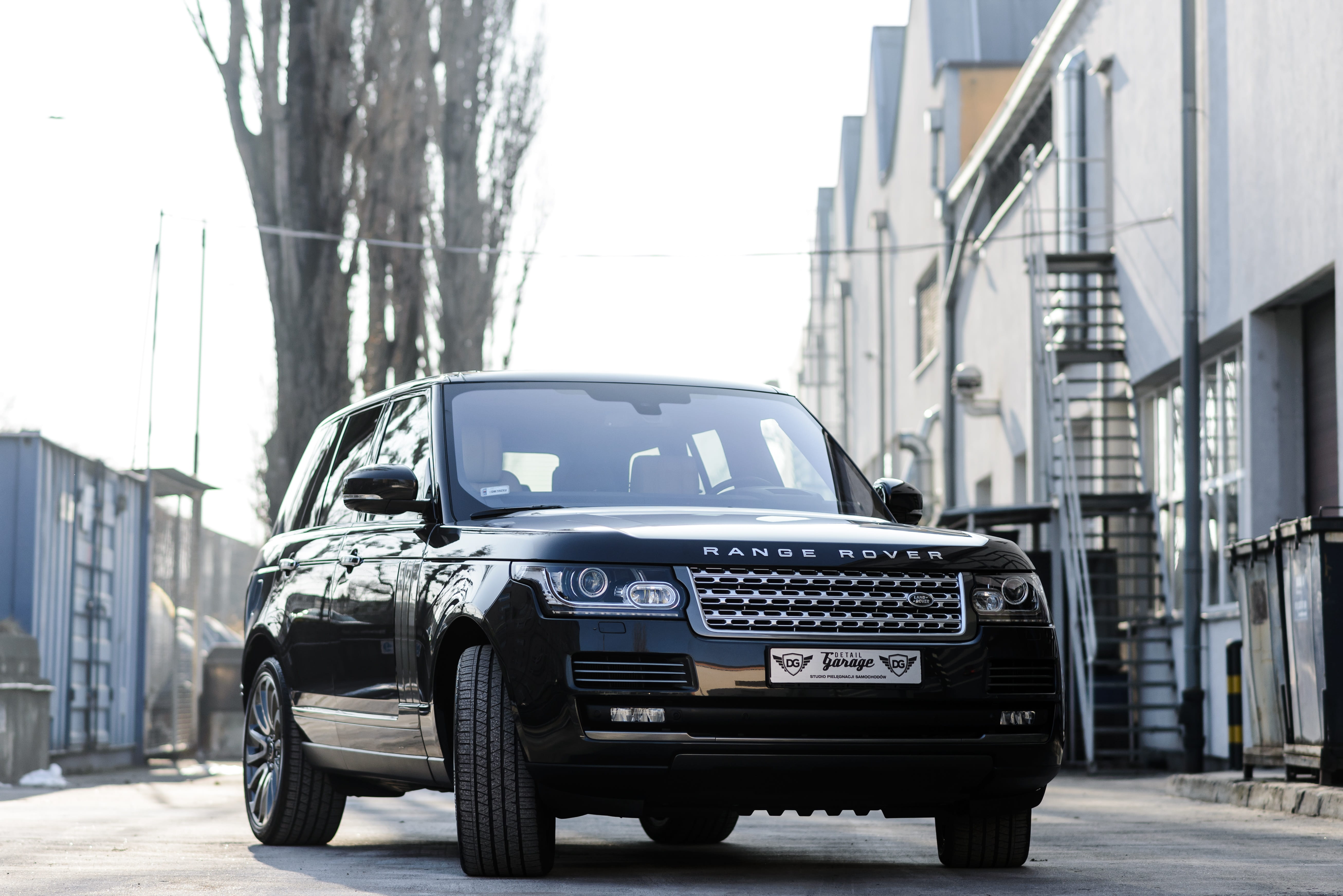 focus on foreground, Range Rover, Truck, modern, mobile, engine, outdoors, elegant, stylish, expensive, track, lux, outdoor, land vehicle, range, transportation, HD Wallpaper