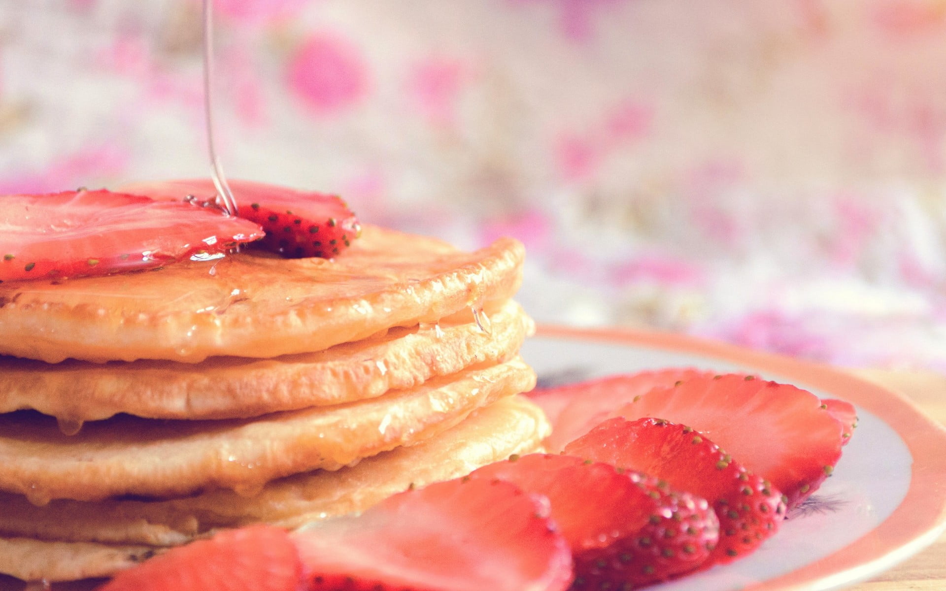 breakfast, strawberry, food, indulgence, pink color, indoors, pancake, berry fruit, stack, strawberries, pancakes, food and drink, blurred, temptation, HD Wallpaper
