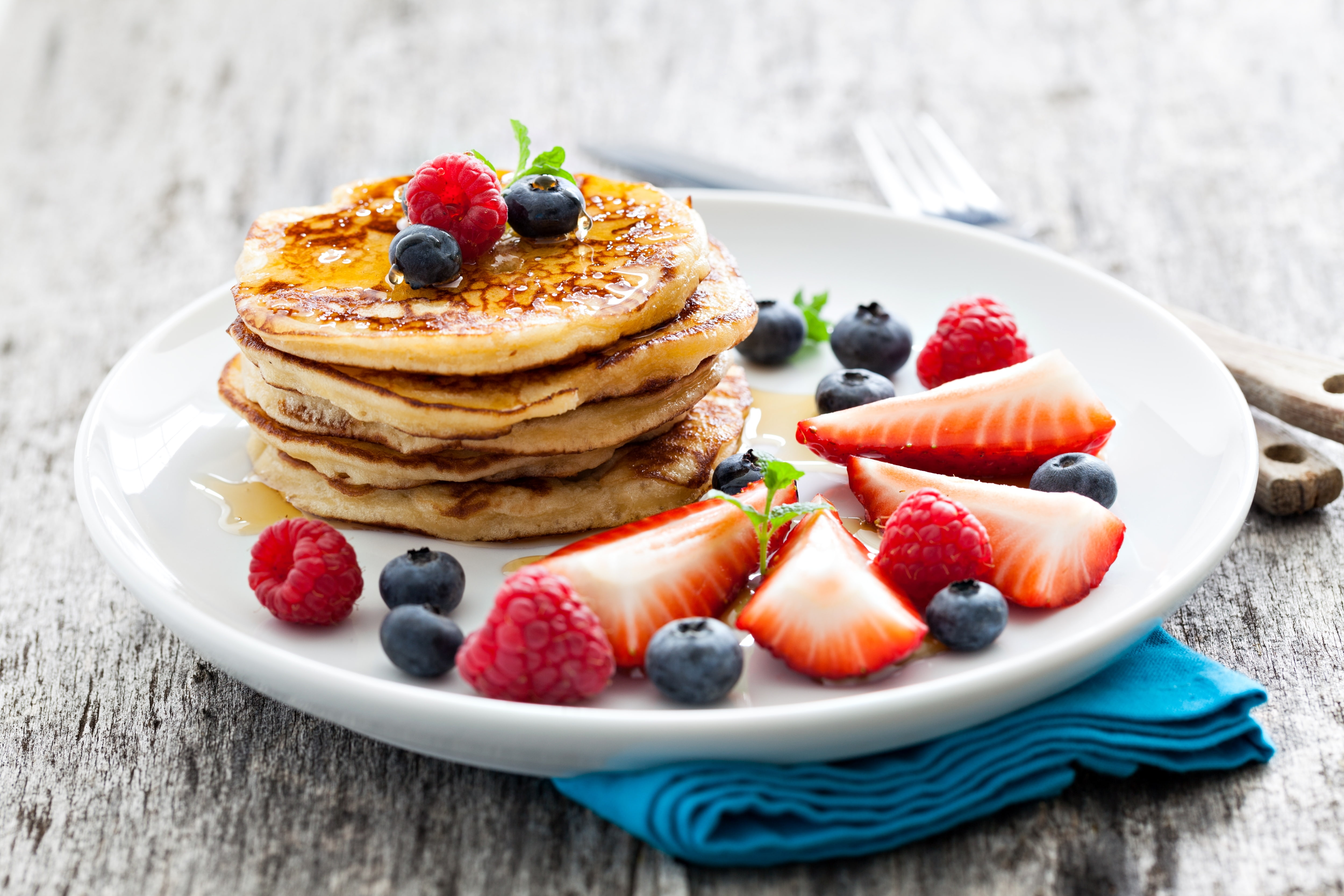 cake, food, pancakes, blueberries, cream, freshness, mint Leaf - Culinary, homemade, no People, berry Fruit, raspberry, refreshment, breakfast, syrup, close-up, HD Wallpaper