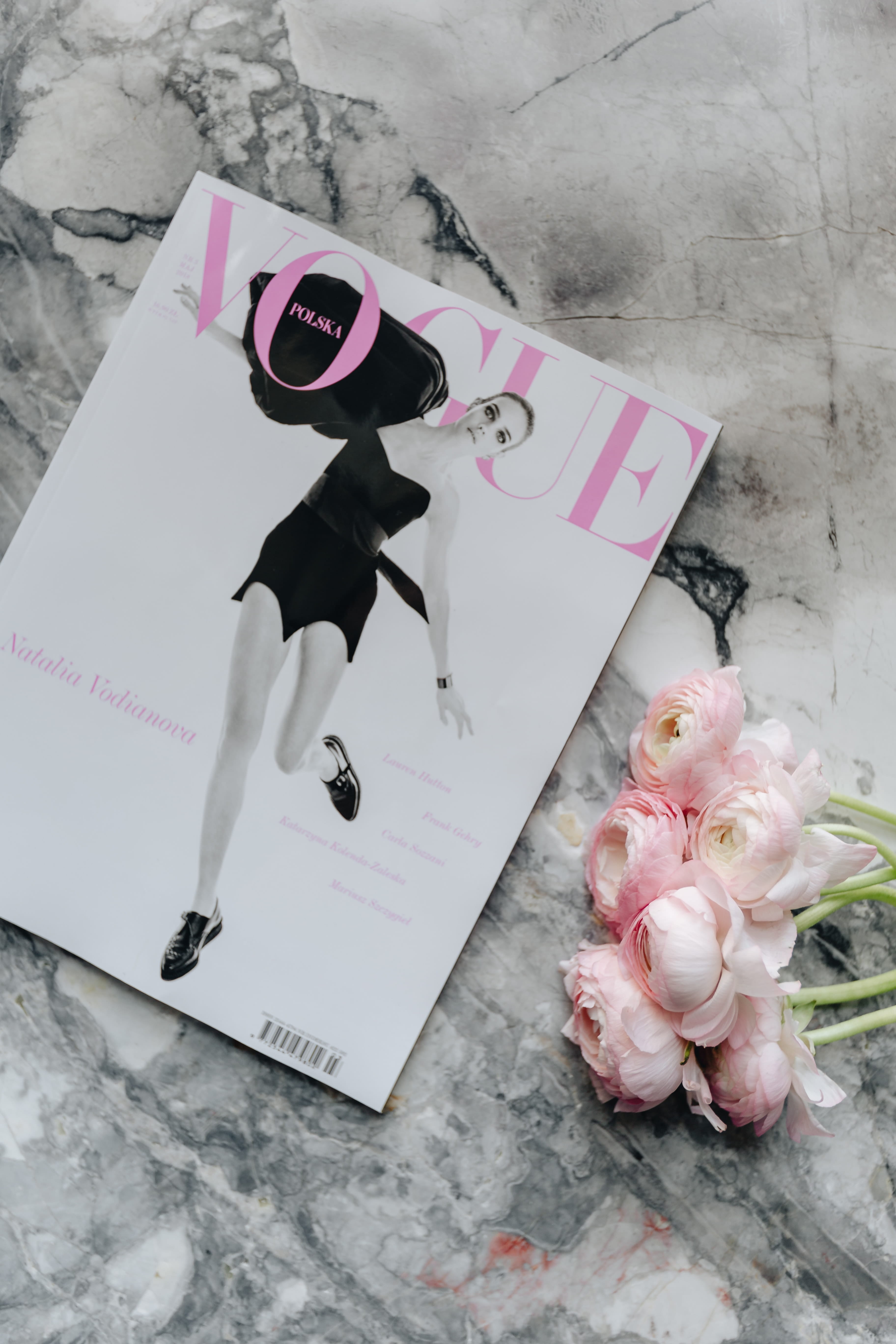 flower, natalia vodianova, fashion, peanut butter, still life, rose, communication, amp, newspaper, buttercup, beauty in nature, plant, flowering plant, Phone HD Wallpaper
