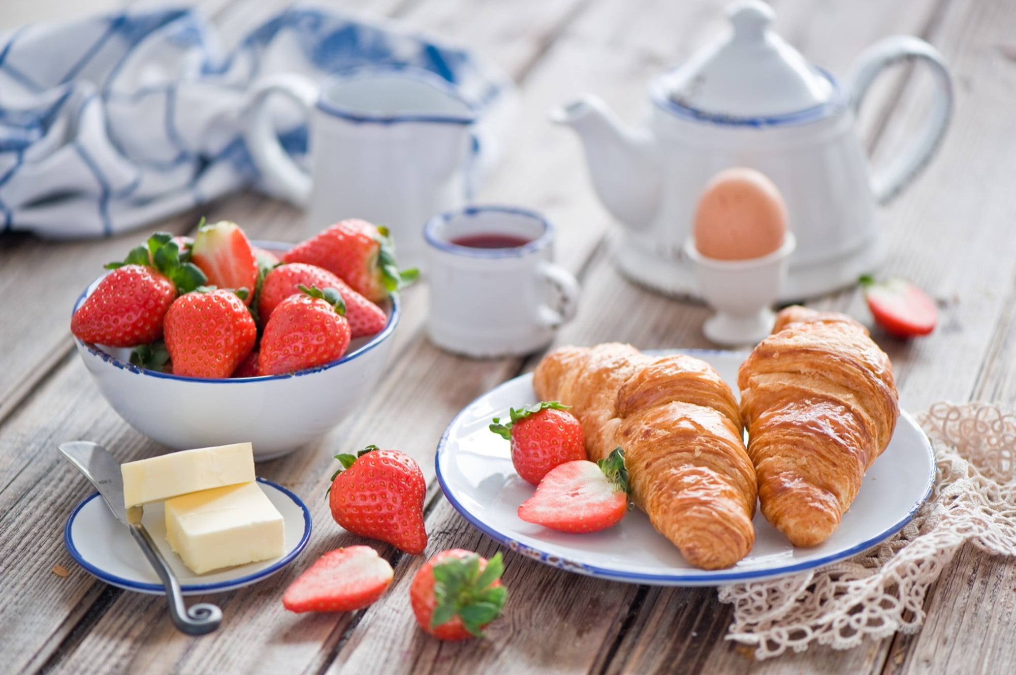no People, marmalade, strawberries, croissants, backgrounds, dishes, baked, cup, refreshment, snack, gourmet, egg, fruit, mug, cake, food, breakfast, raspberry, HD Wallpaper