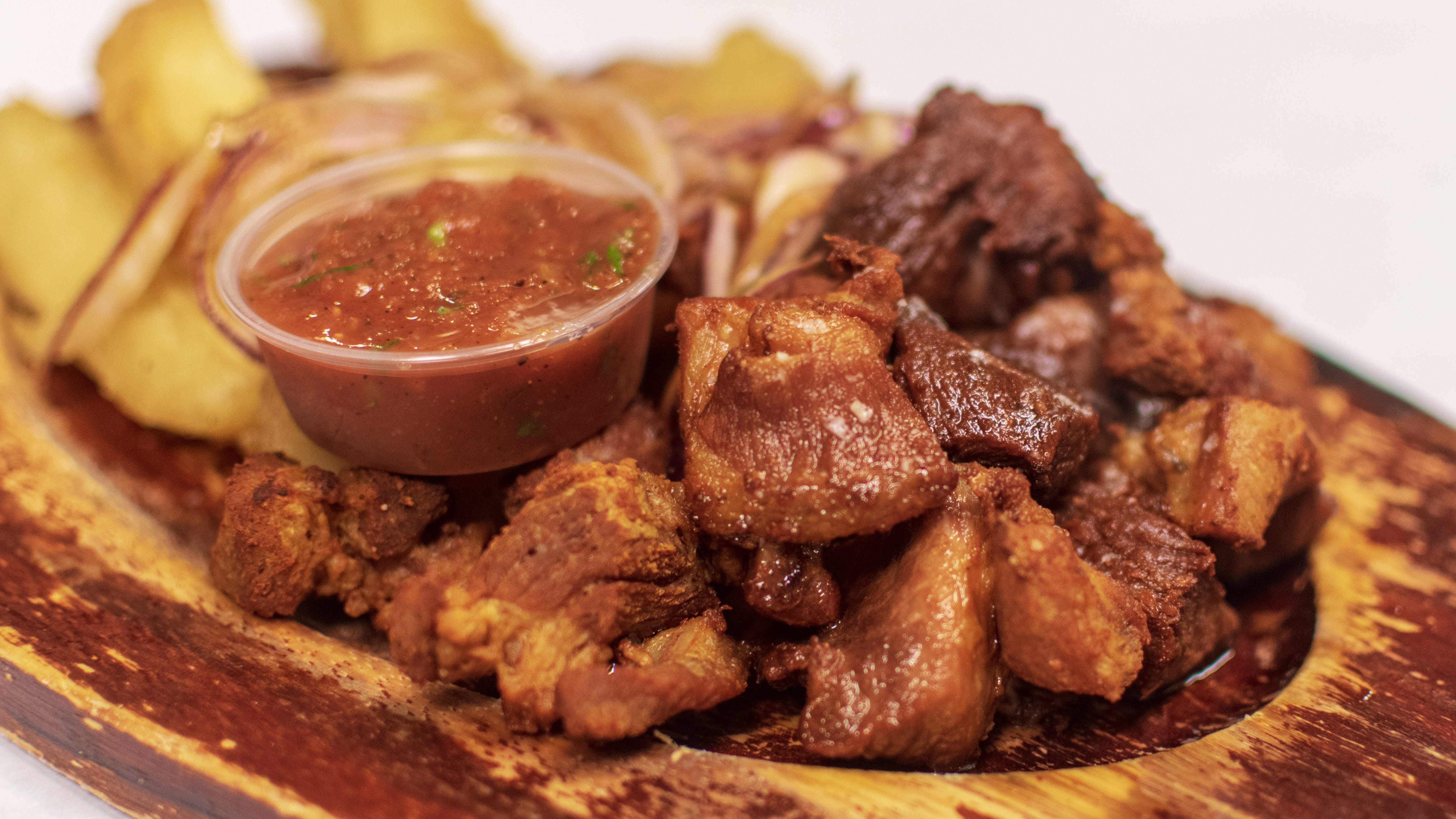 close-up, selective focus, meatball, lunch, platter, bird, fast food, chicken, garnish, cooked, studio shot, healthy eating, fried, stew, freshness, fried chicken, HD Wallpaper