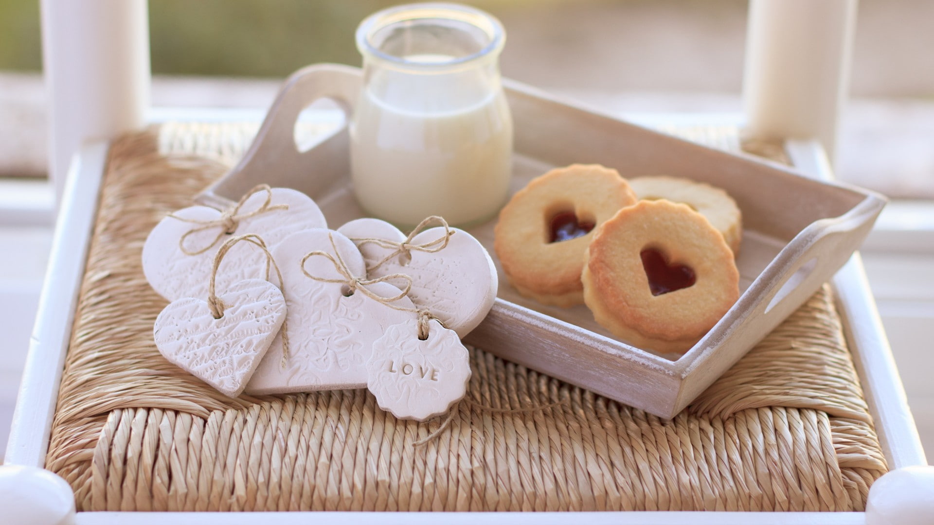 temptation, tray, breakfast, refreshment, indoors, sweets, positive emotion, wood - material, food, heart shape, love, container, milk, sweet, no people, HD Wallpaper