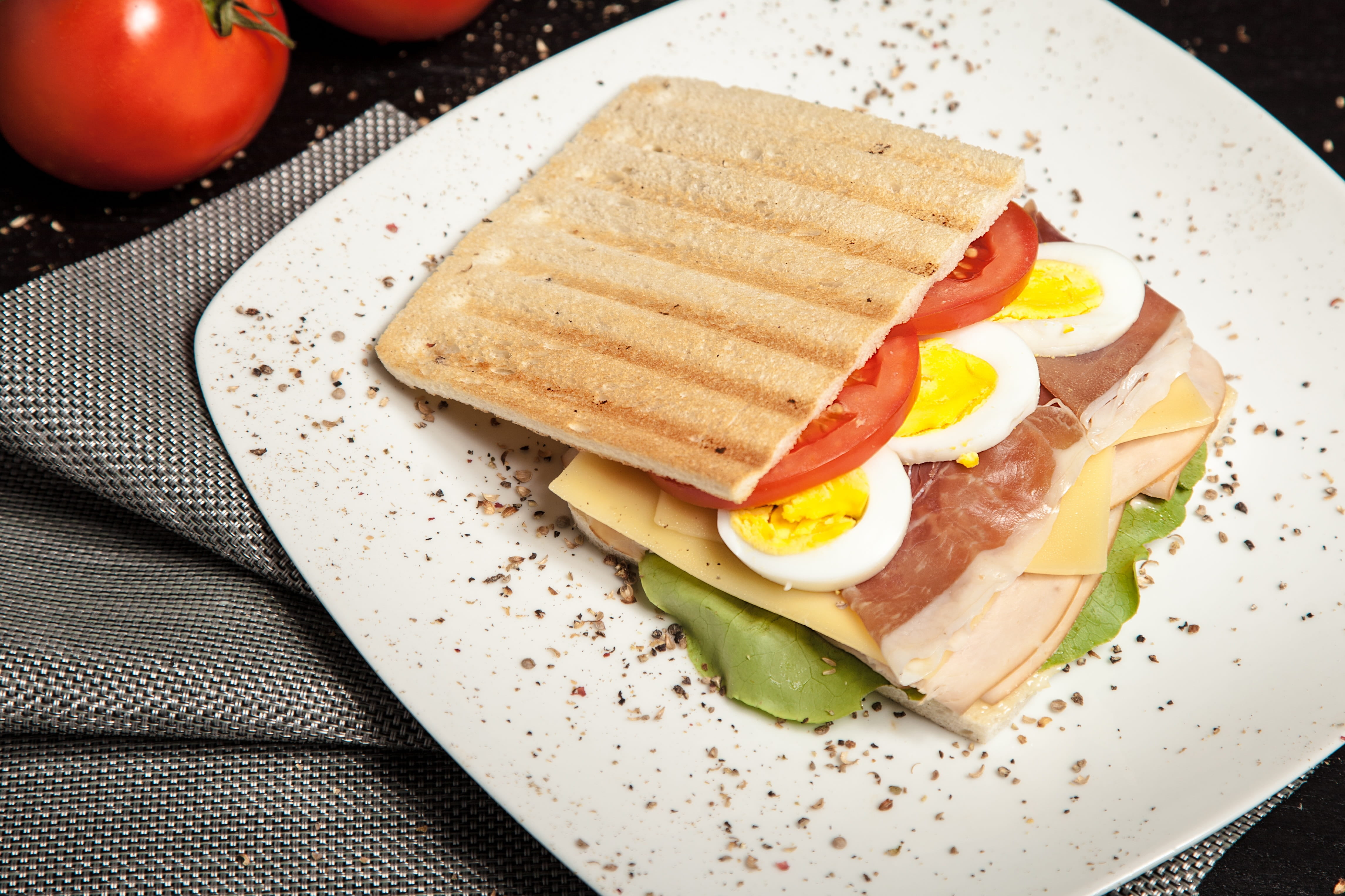 snack, bacon, close-up, meal, wellbeing, plate, lunch, toasted, food, high angle view, slice, ham, freshness, refreshment, nutrition, no people, vegetable, HD Wallpaper