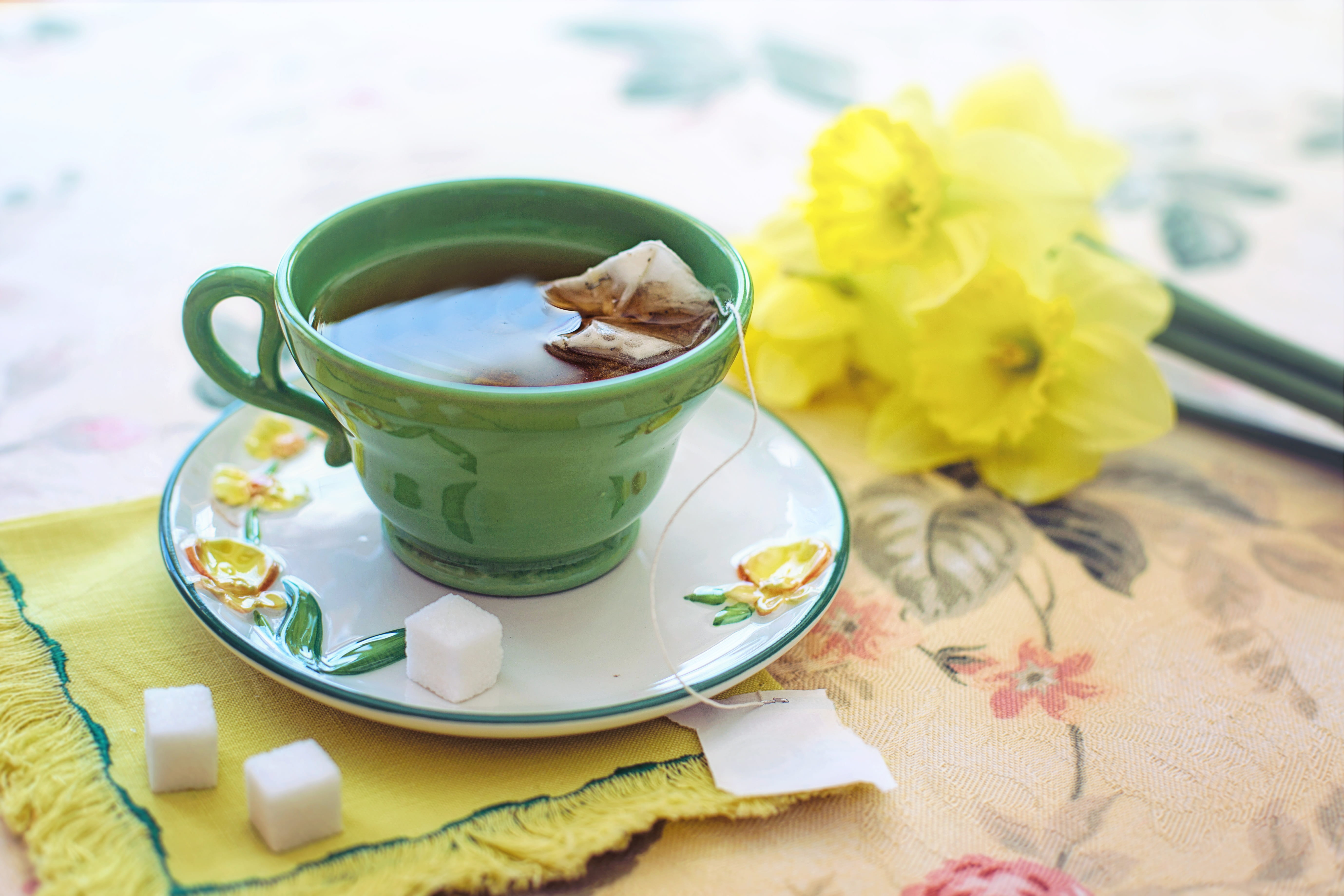 eating utensil, no people, spoon, crockery, morning, daffodils, flower, coffee, tea cup, drink, filled, 5K, food, food and drink, mug, refreshment, spring, HD Wallpaper
