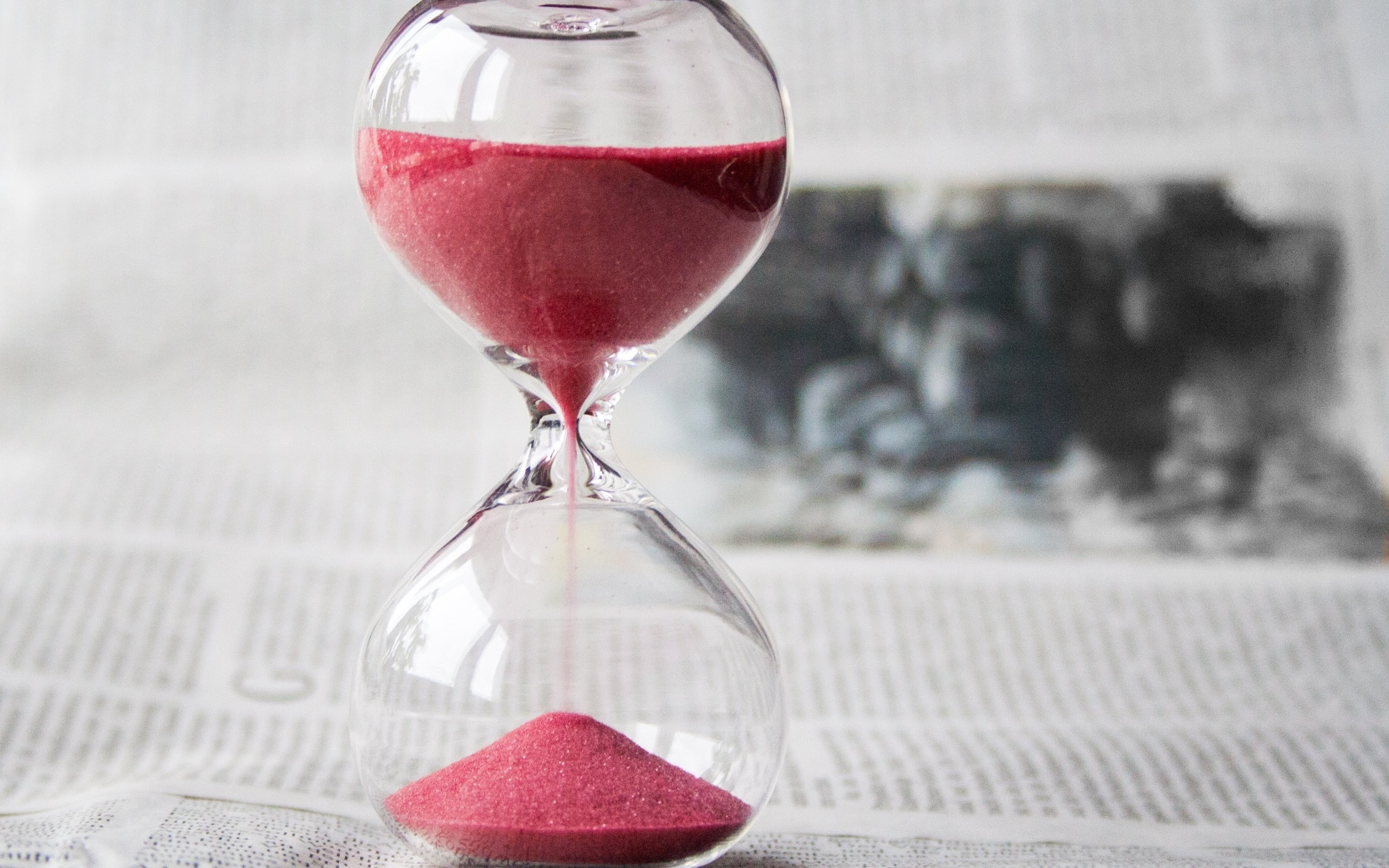 macro, hourglasses, blurred, 2K, books, sand, pink, HD Wallpaper
