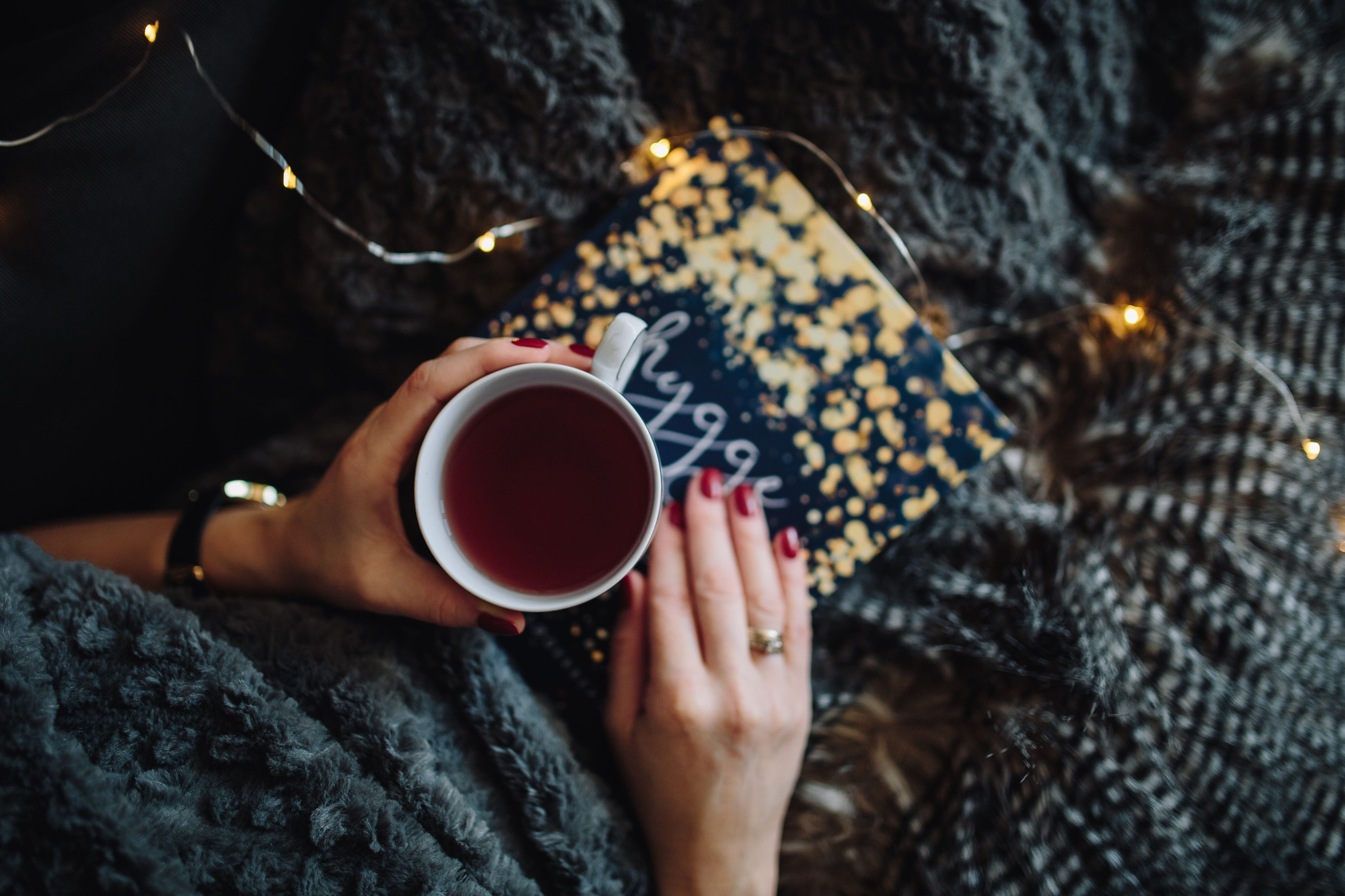 lifestyles, food and drink, hand, 5K, book, coffee, indoor, people, drink, coffee cup, heat - Temperature, cozy, tea cup, nail, holding, young, caucasian Ethnicity, HD Wallpaper