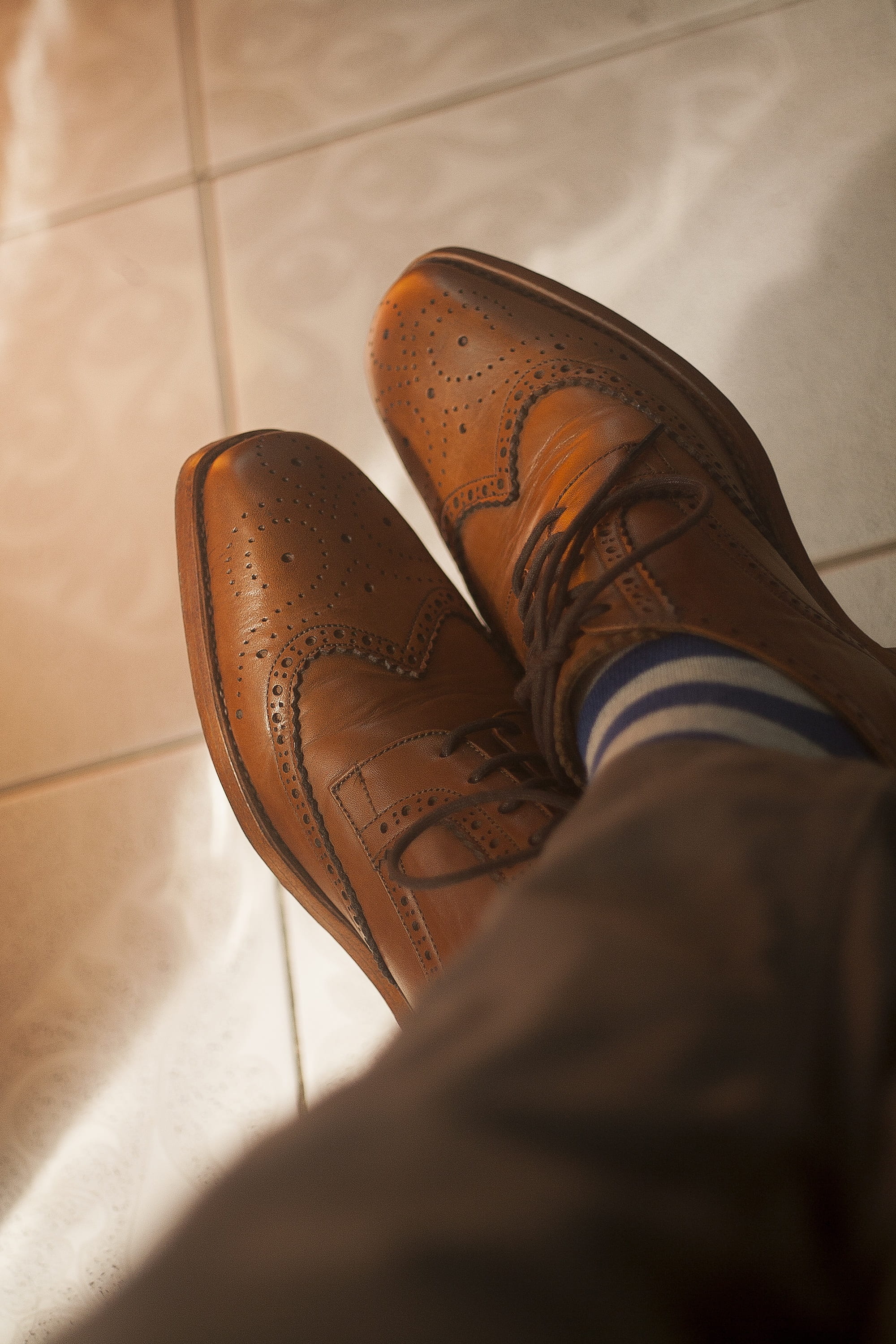 patina, close-up, shoe, brogues shoes, personal perspective, leather, brown, home interior, shoes, real people, full grain, indoors, human limb, low section, Phone HD Wallpaper