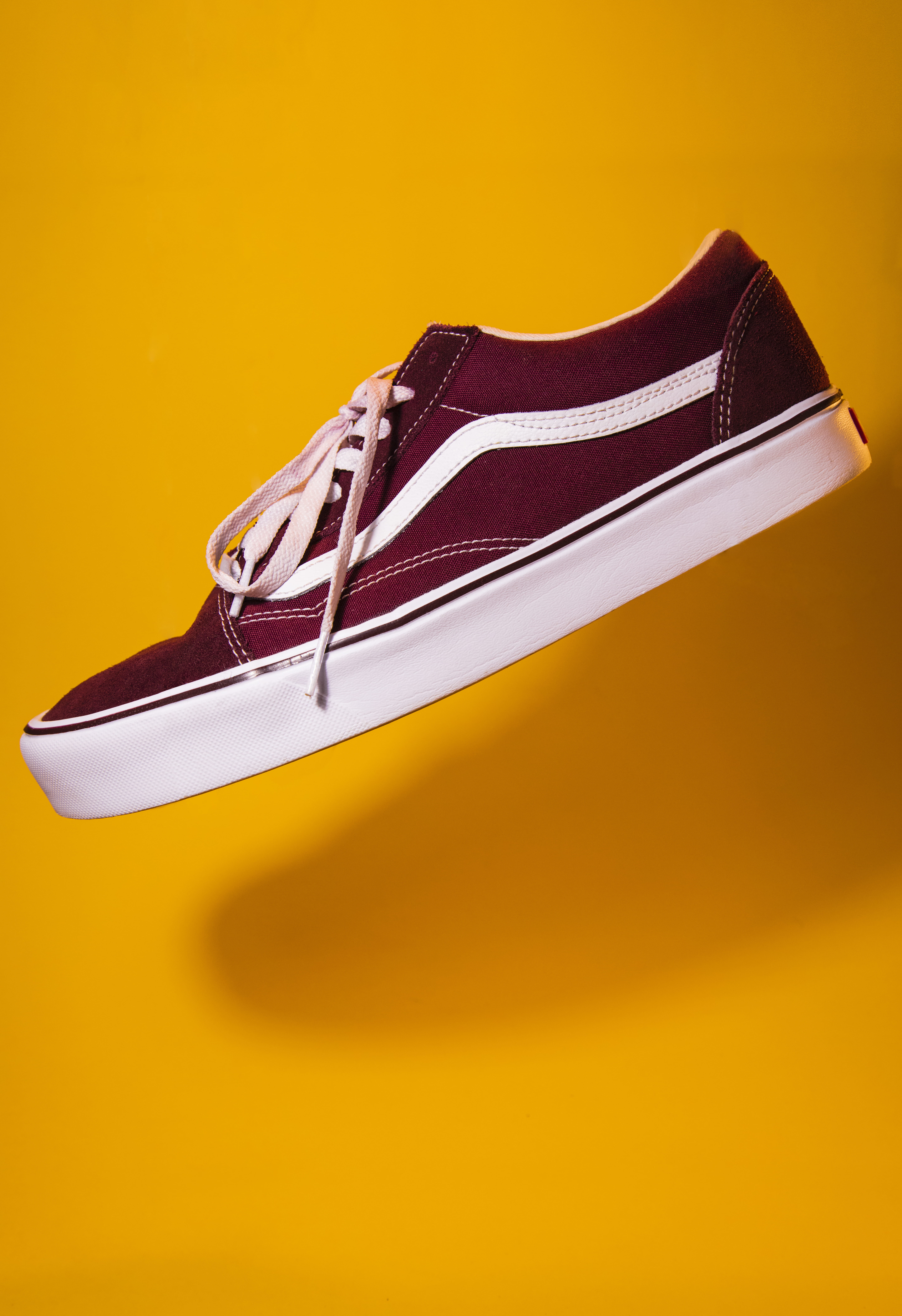 studio shot, top, no people, sneaker, classic, hype, close-up, snekear head, product photography, red, off the wall, photography, side view, colored background, Phone HD Wallpaper