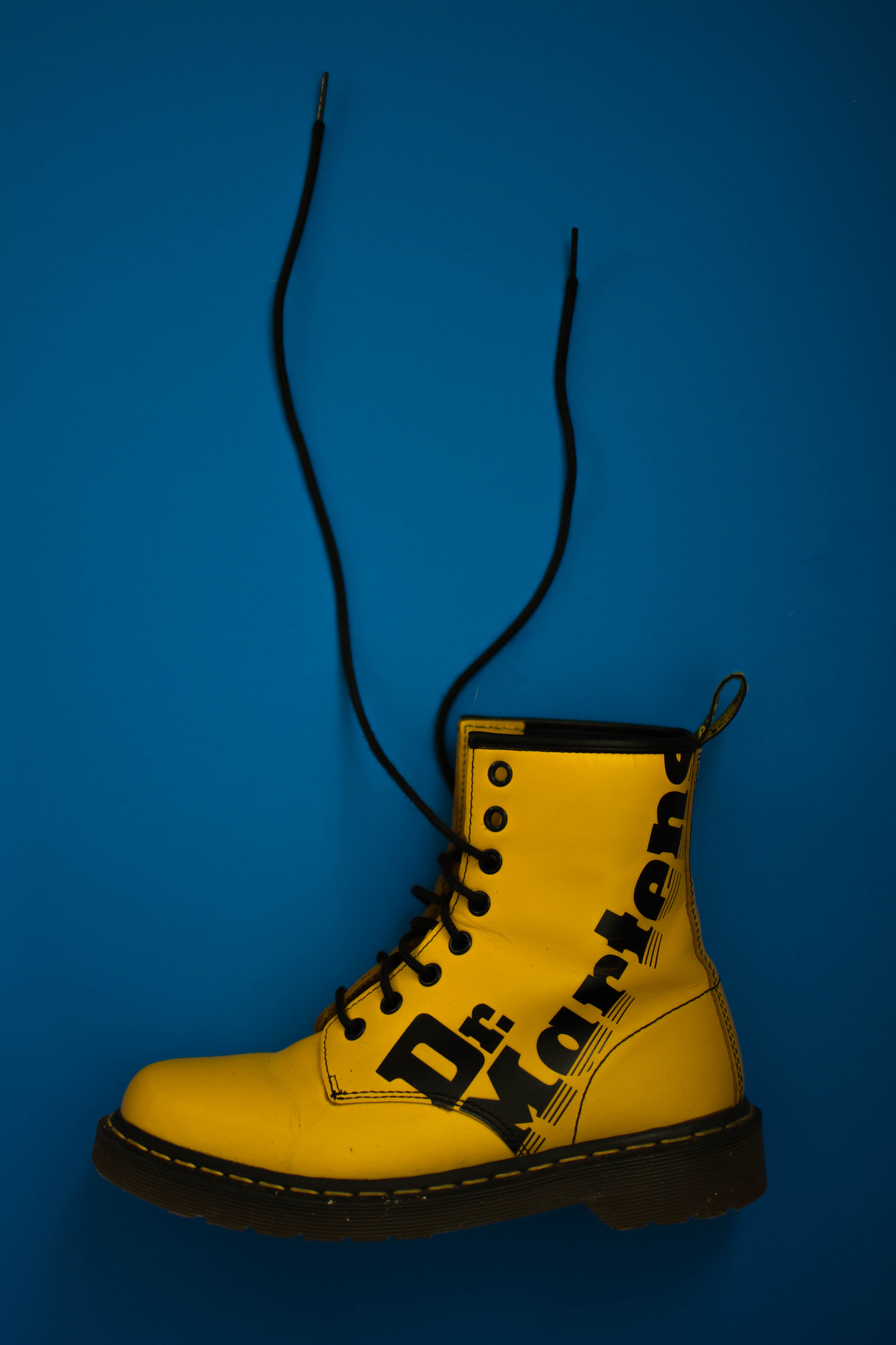 yellow, 5K, blue, blue background, austria, table, still life, no people, shoe, studio shot, copy space, colored background, indoors, leather, communication, Phone HD Wallpaper