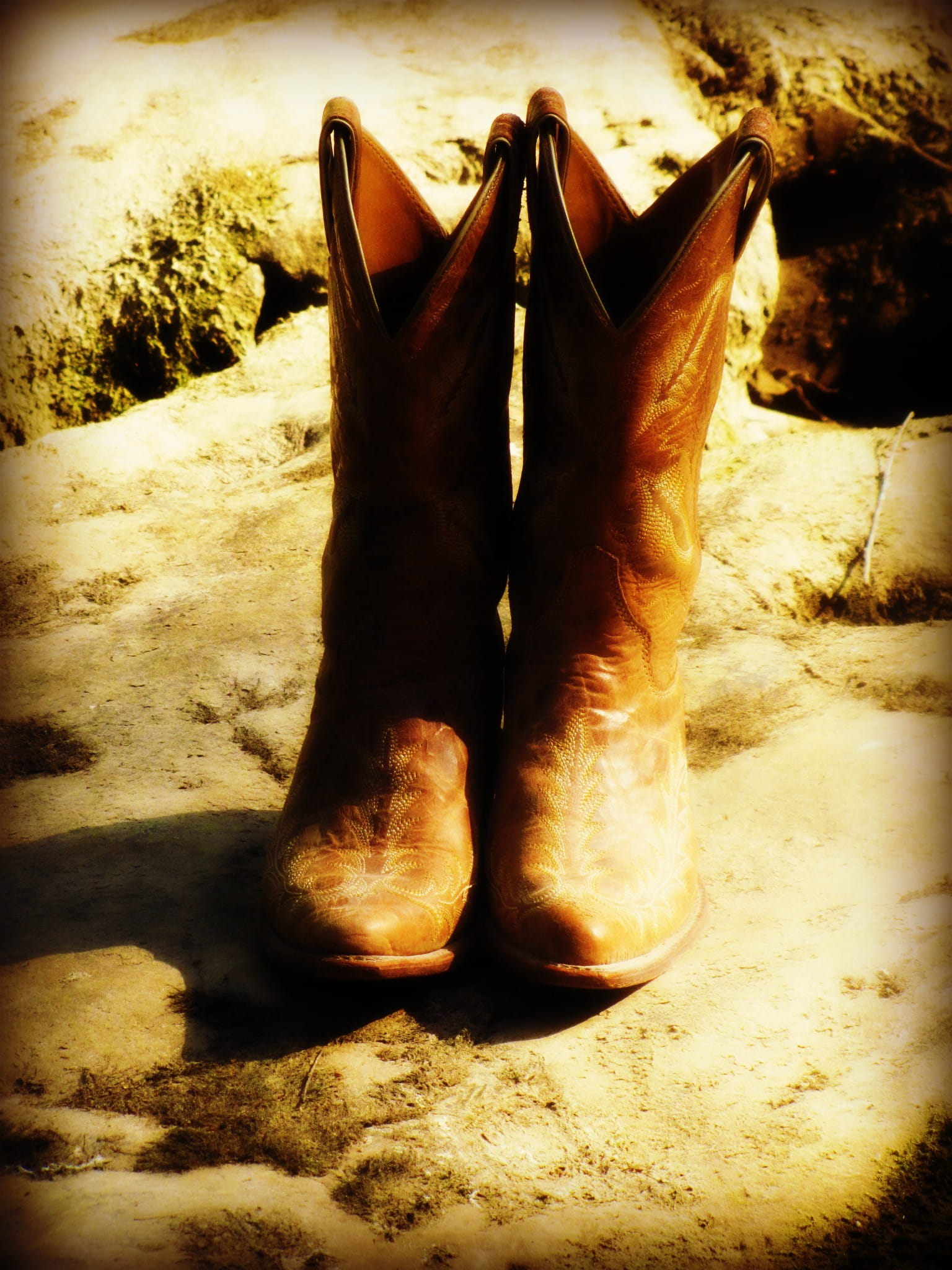 land, rustic, cowboy boots, dirt, boots, low section, footwear, boot, sepia, fashion, outdoors, close-up, auto post production filter, sunlight, human body part, Phone HD Wallpaper