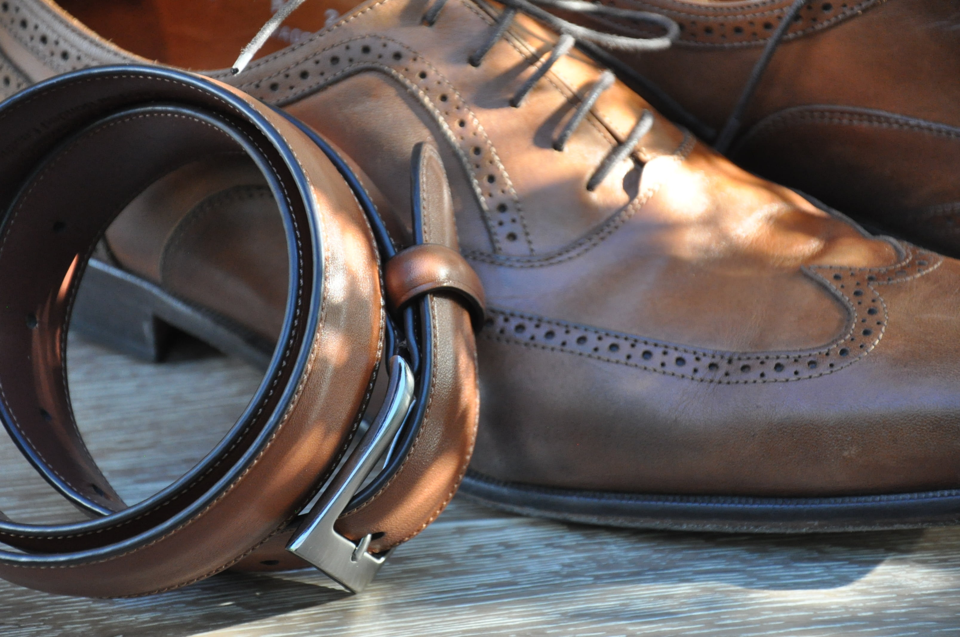 accessory, indoors, no people, fashion, beside, style, luxury, derby, men, business, belt, clothes, lifestyles, professional, metal, occupation, leather, HD Wallpaper