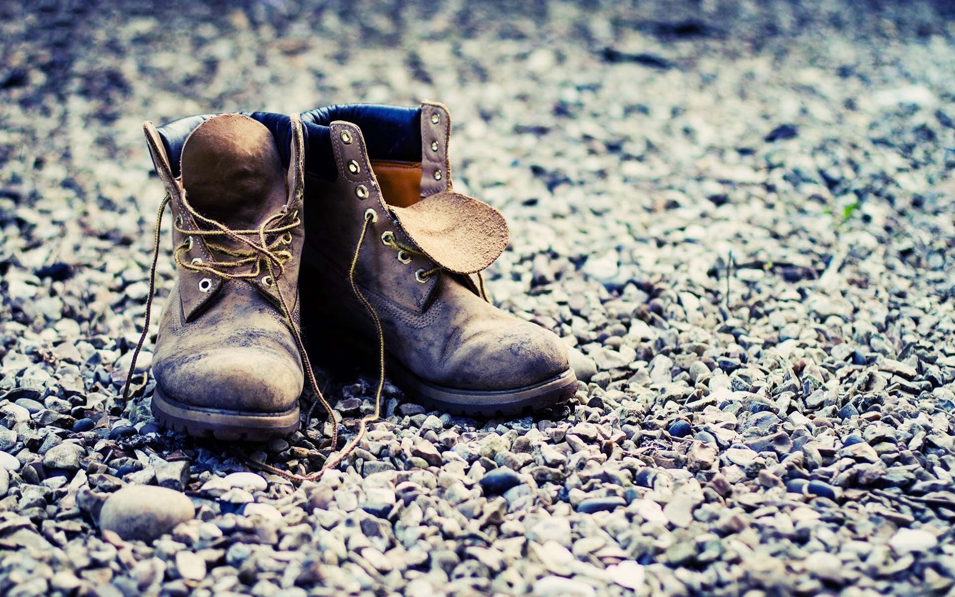 brown, boot, old, land, outdoors, close-up, focus on foreground, shoes, solid, surface level, pair, day, no People, shoelace, walking, clothing, work, rough, HD Wallpaper