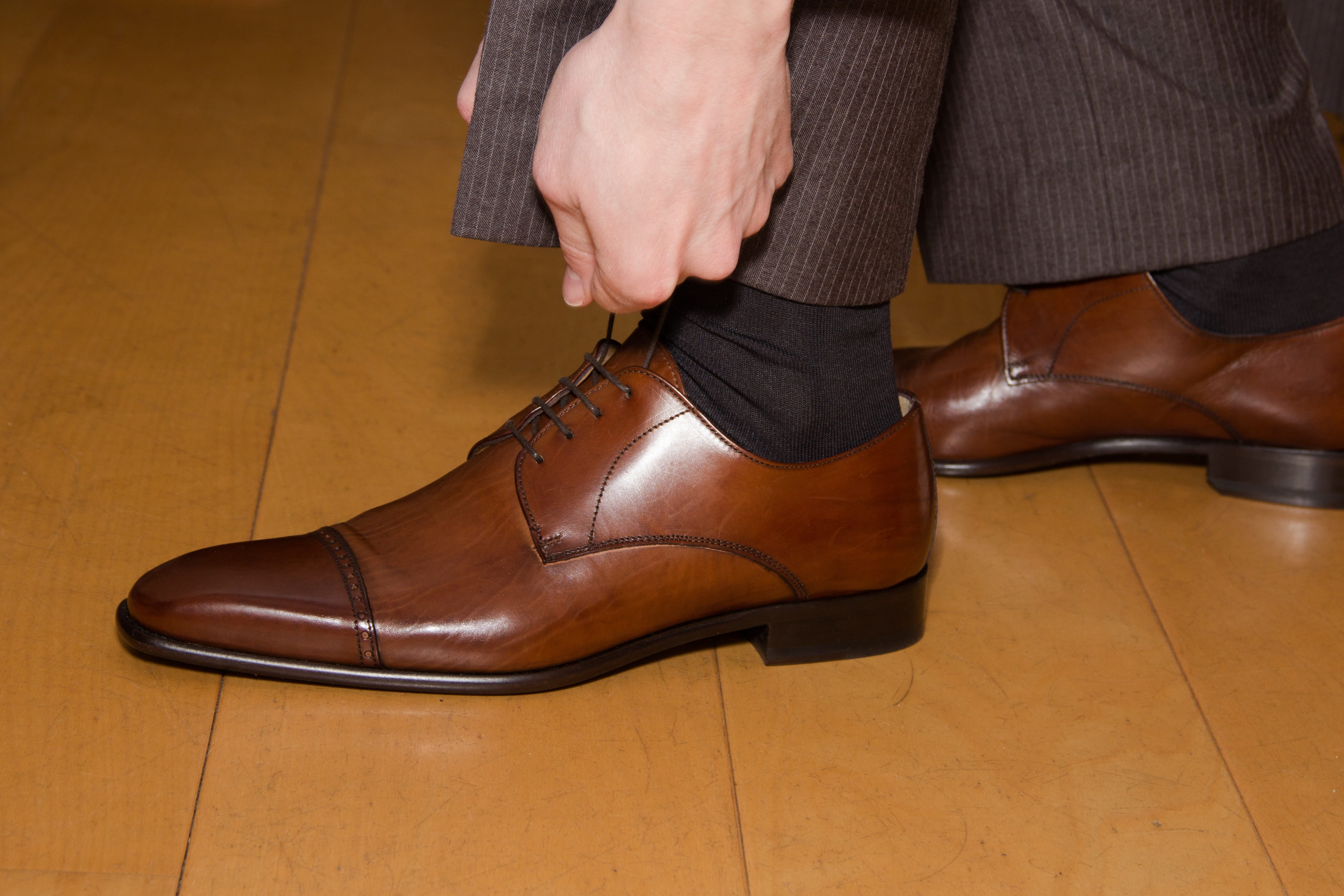 men, laces, shoes, one person, feet, person, close-up, indoors, dress shoe, human limb, human body part, brown, human leg, dress, flooring, bows, adult, HD Wallpaper