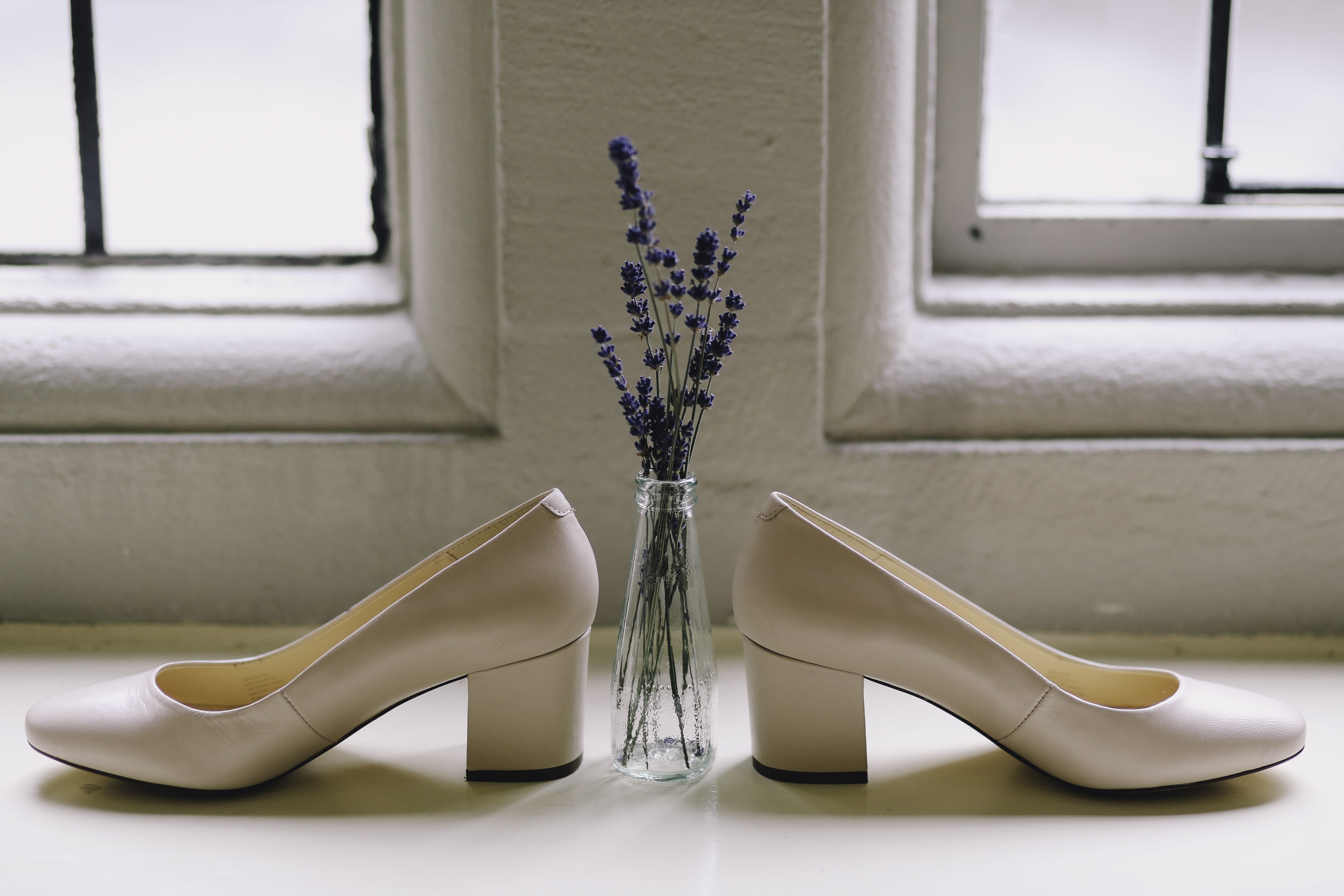 close-up, pair, focus on foreground, glamour, home interior, heel, shoe, luxury, still life, window sill, glass - material, modern, petaled, white color, HD Wallpaper