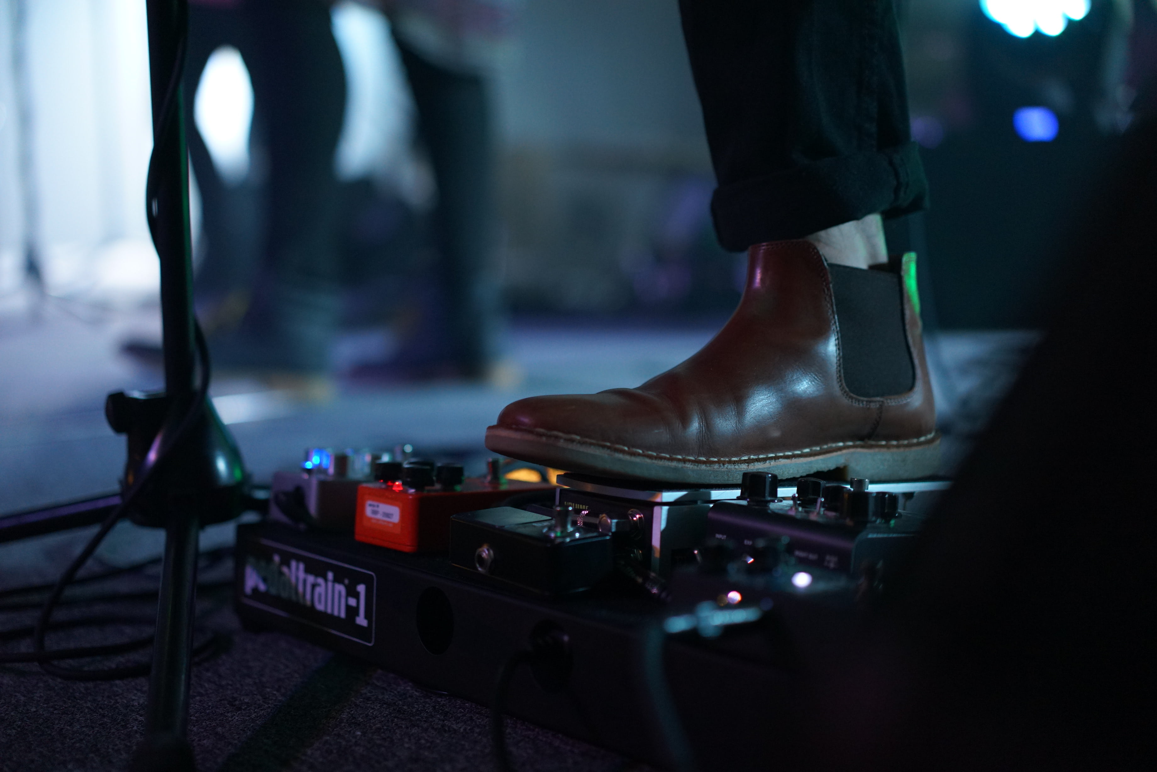 skill, indoors, guitar, music, amplifier, stage, technology, male, people, close-up, body part, 2K, boots, musician, night, effects, human body part, one person, HD Wallpaper