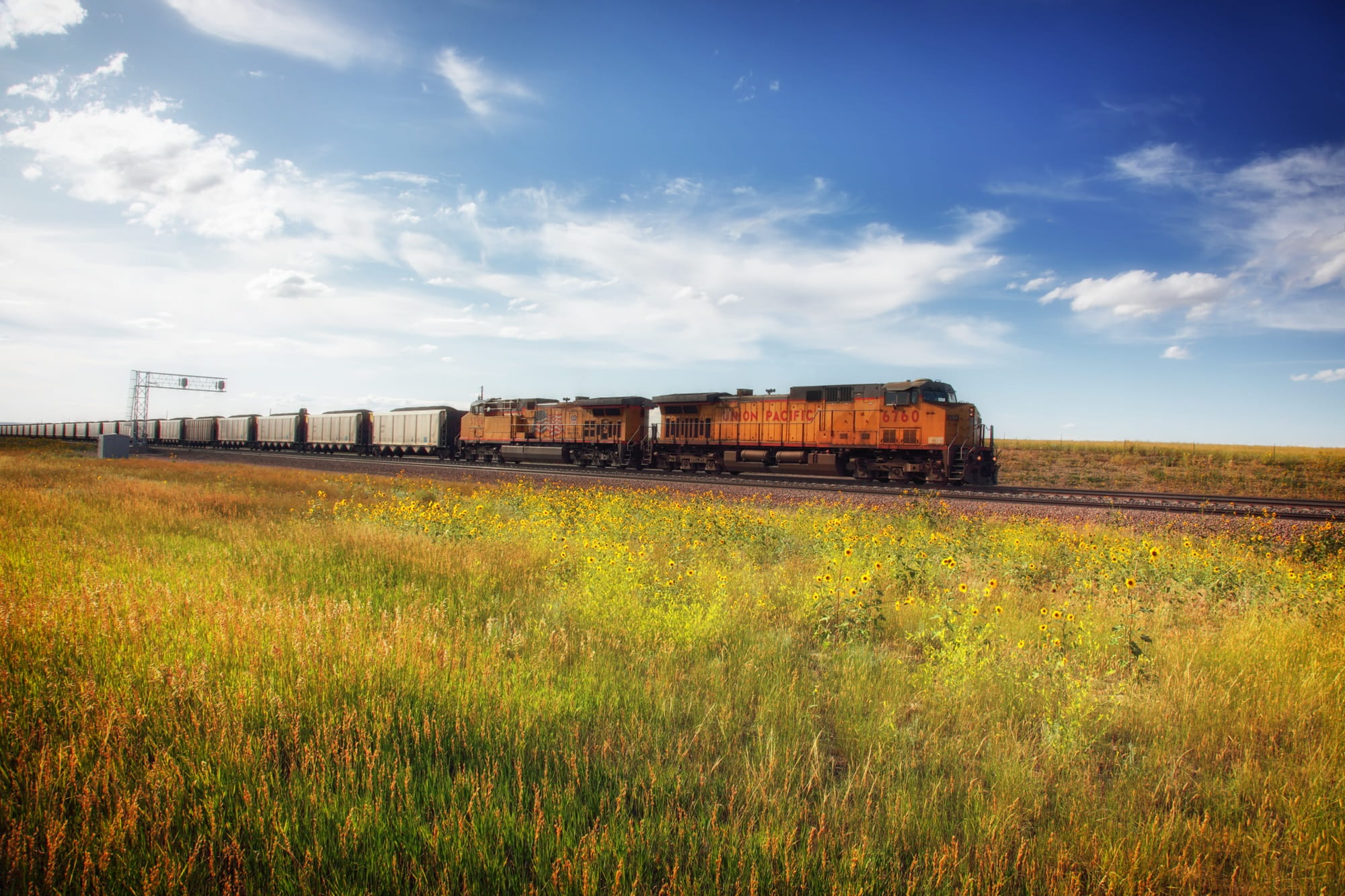 scenic, freight Train, train, no People, wyoming, nature, business, railings, day, clouds, railway, rail transportation, railroad, outdoors, travel, freight transportation, HD Wallpaper