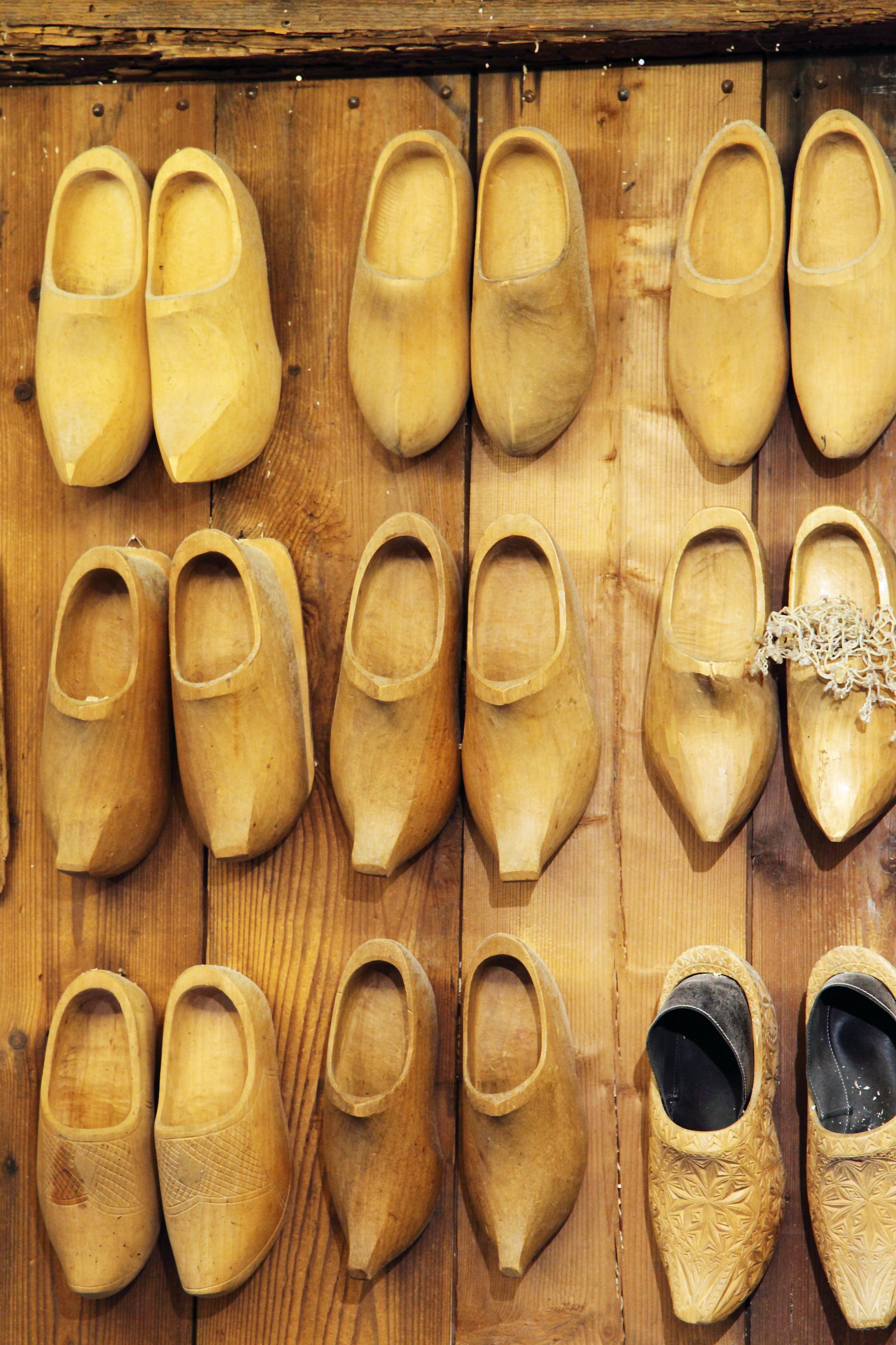 side by side, holland, Clog, wall, shoe, hat, pattern, 4K, day, workshop, close-up, no people, straw hat, Footwear, wooden, in a row, leather, traditional, Phone HD Wallpaper