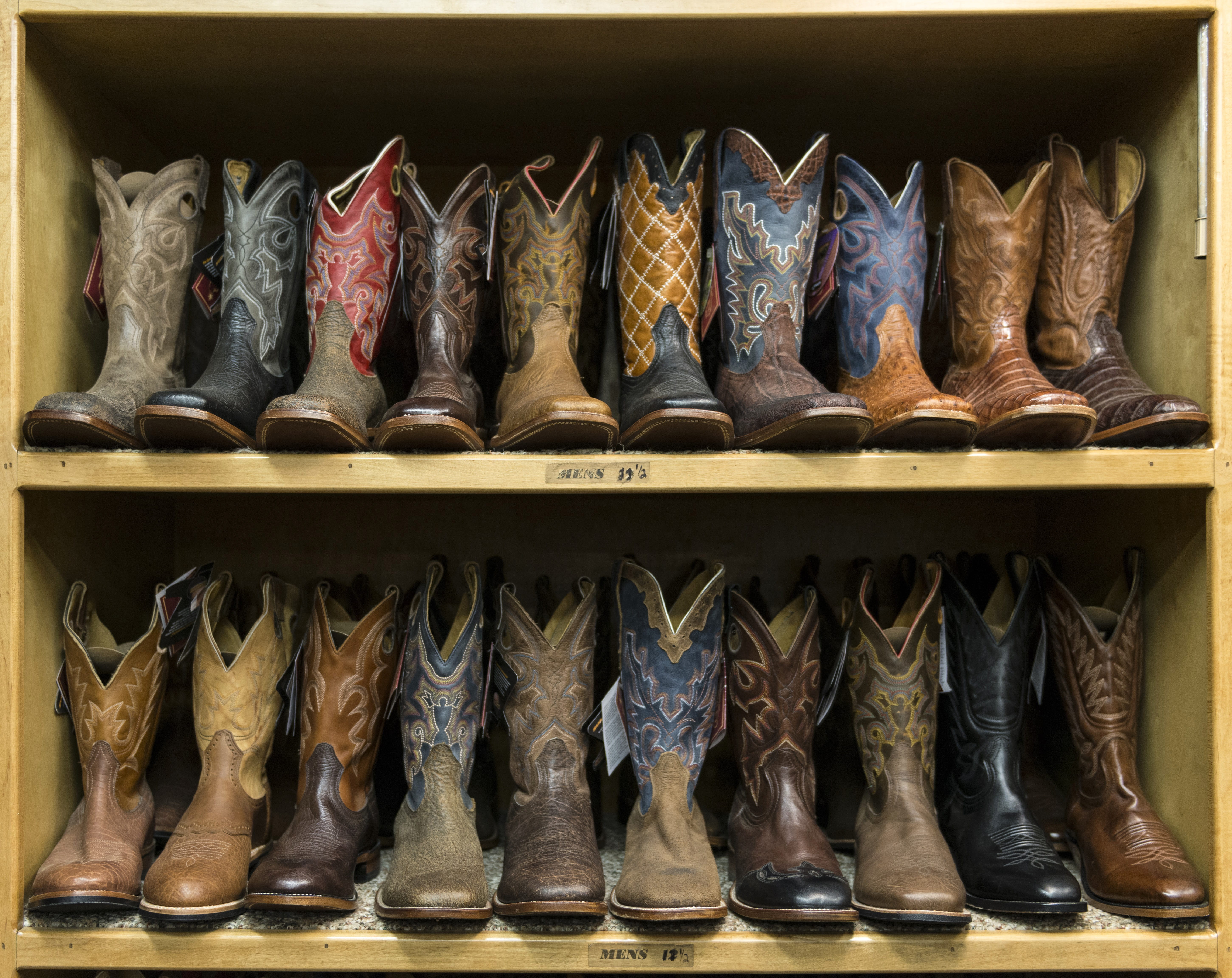 indoors, leather, public domain, collection, on the Shelf, consumerism, side by side, 5K, Boots, arrangement, art and craft, shelf, order, retail, lifestyles, HD Wallpaper