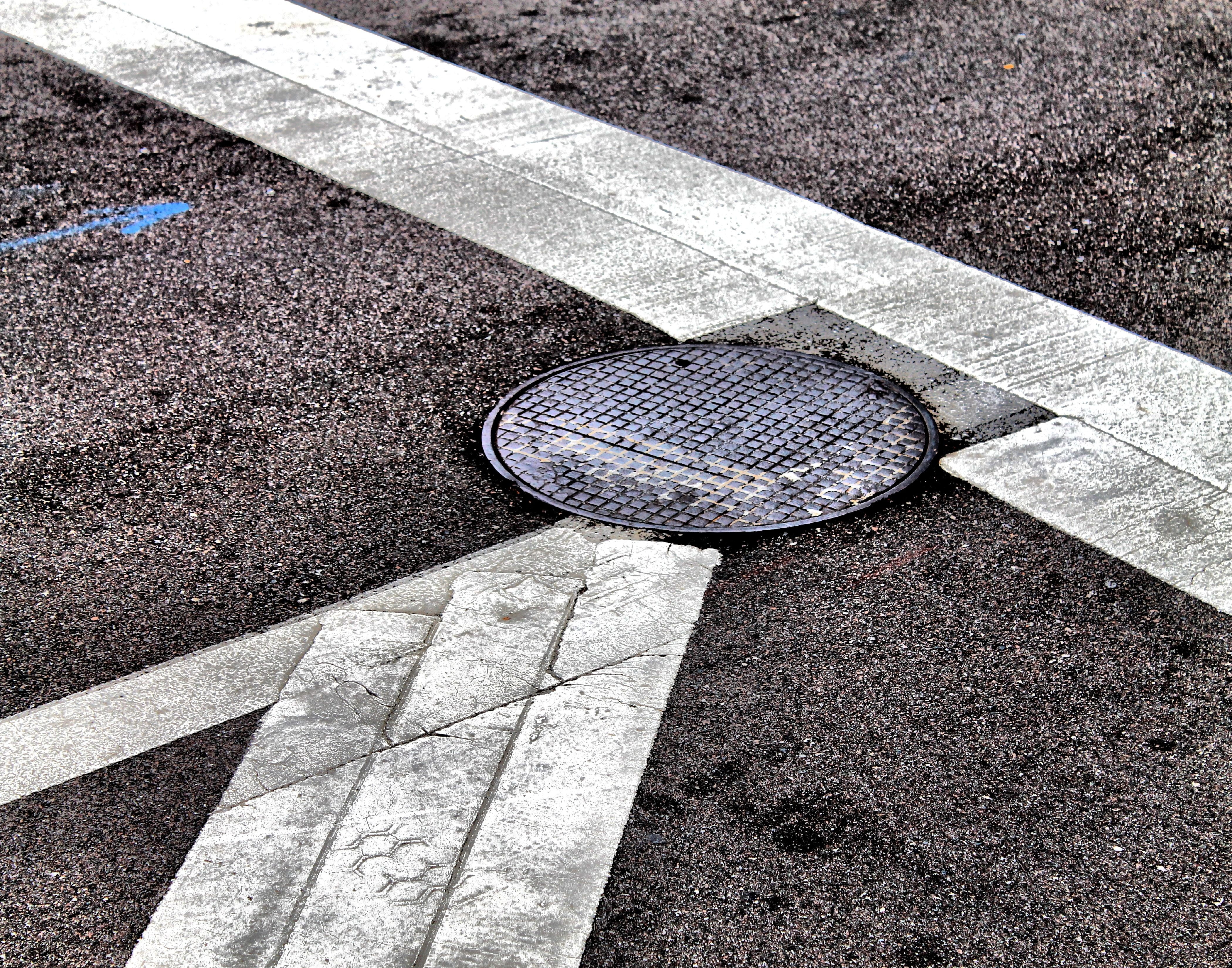 sunlight, black, shoe, sign, no people, urban, manhole, abstract, metal, day, road marking, city, transportation, footpath, road, sewage, dividing line, HD Wallpaper