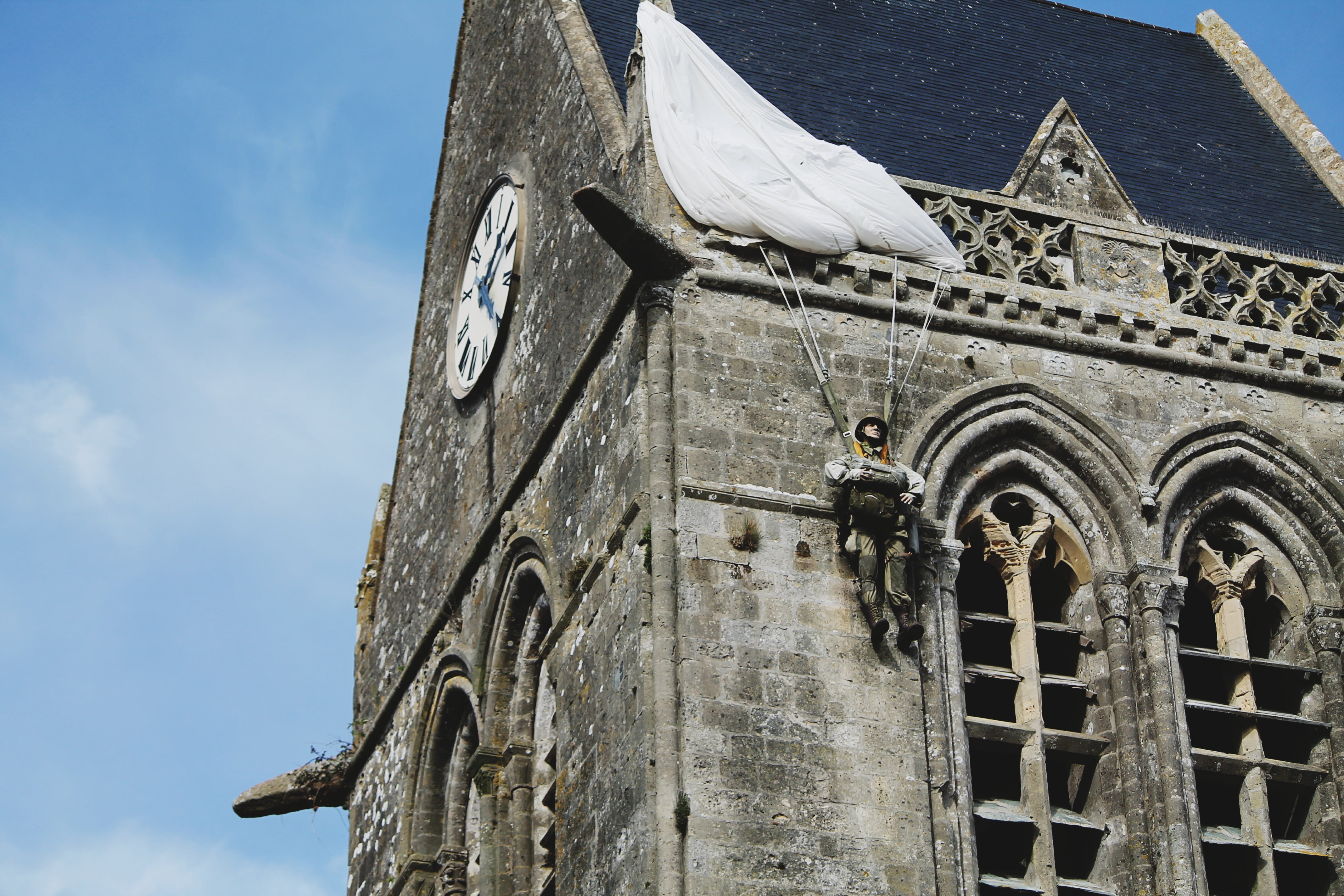 soldier, religion, white, the past, low angle view, structure, nature, outdoors, army, tower, day, church, architecture, clock, sky, built structure, building, HD Wallpaper