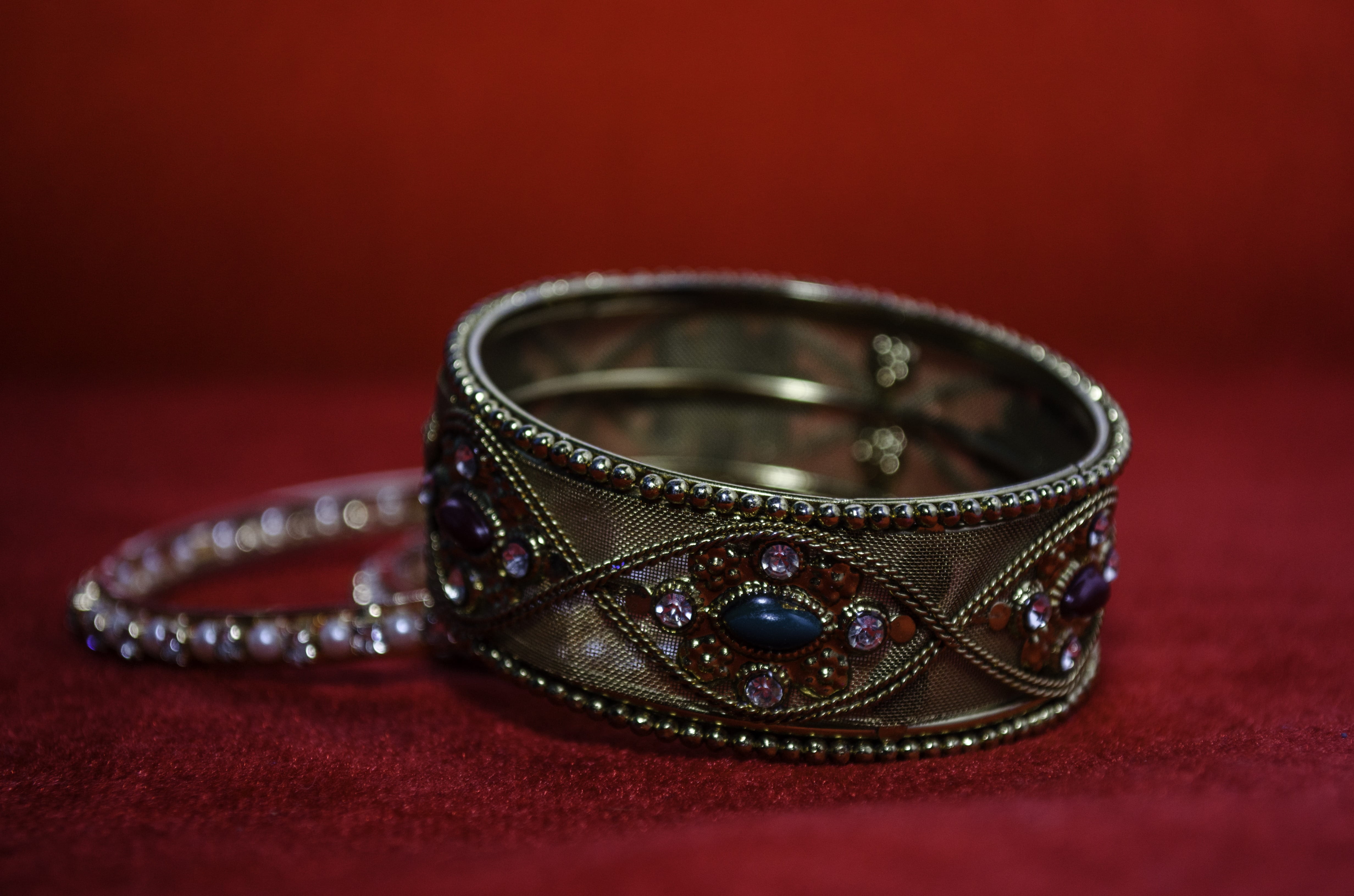 still life, silver, decoration, silver - metal, india, jewelry, ornate, no people, luxury, metal, close-up, single object, wrist, embellished, jewellery, HD Wallpaper