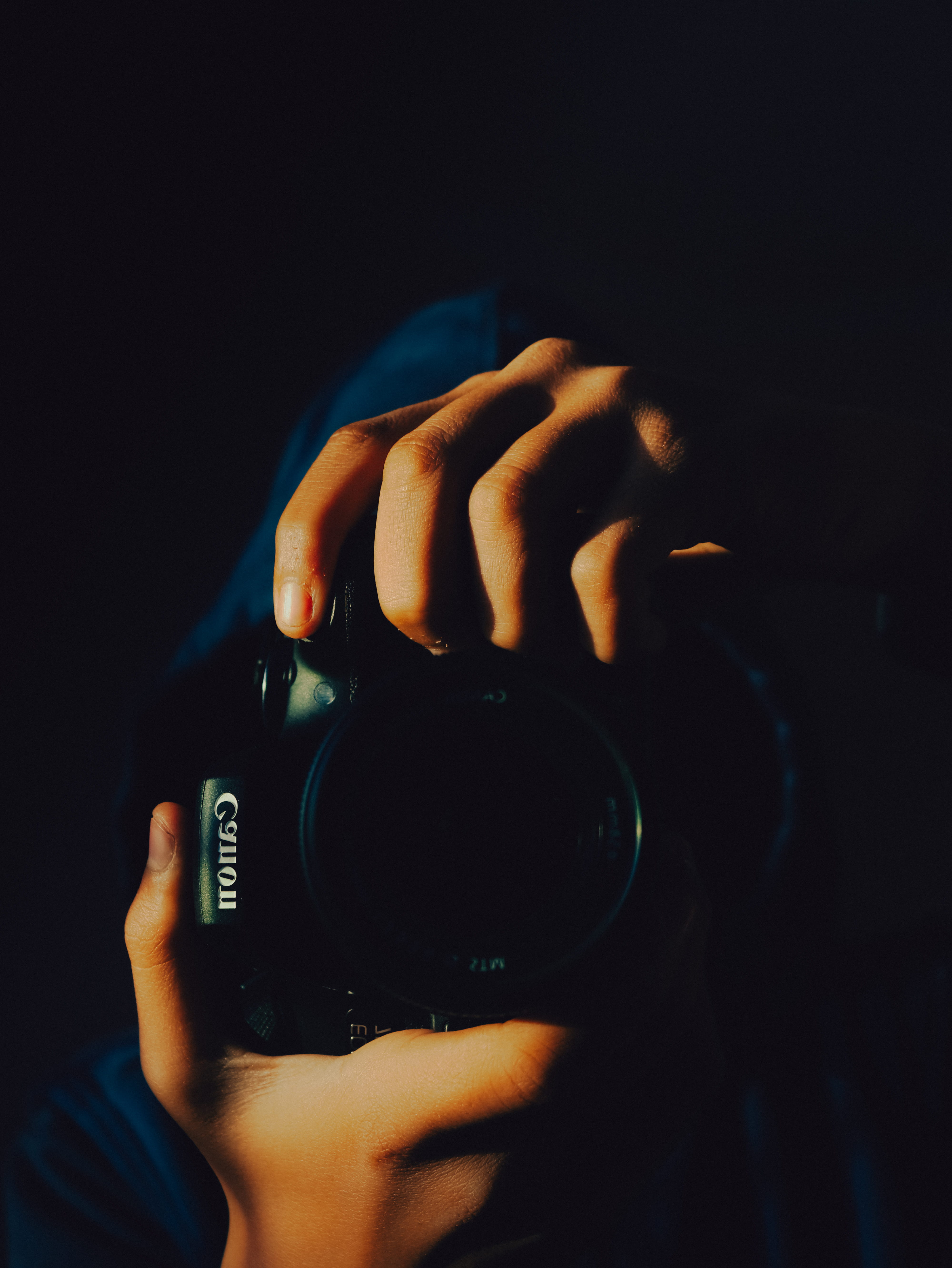 finger, communication, camera, digital camera, human body part, mobilechallenge, taking photo, close-up, hand, human finger, 5K, human hand, person, hands, Phone HD Wallpaper