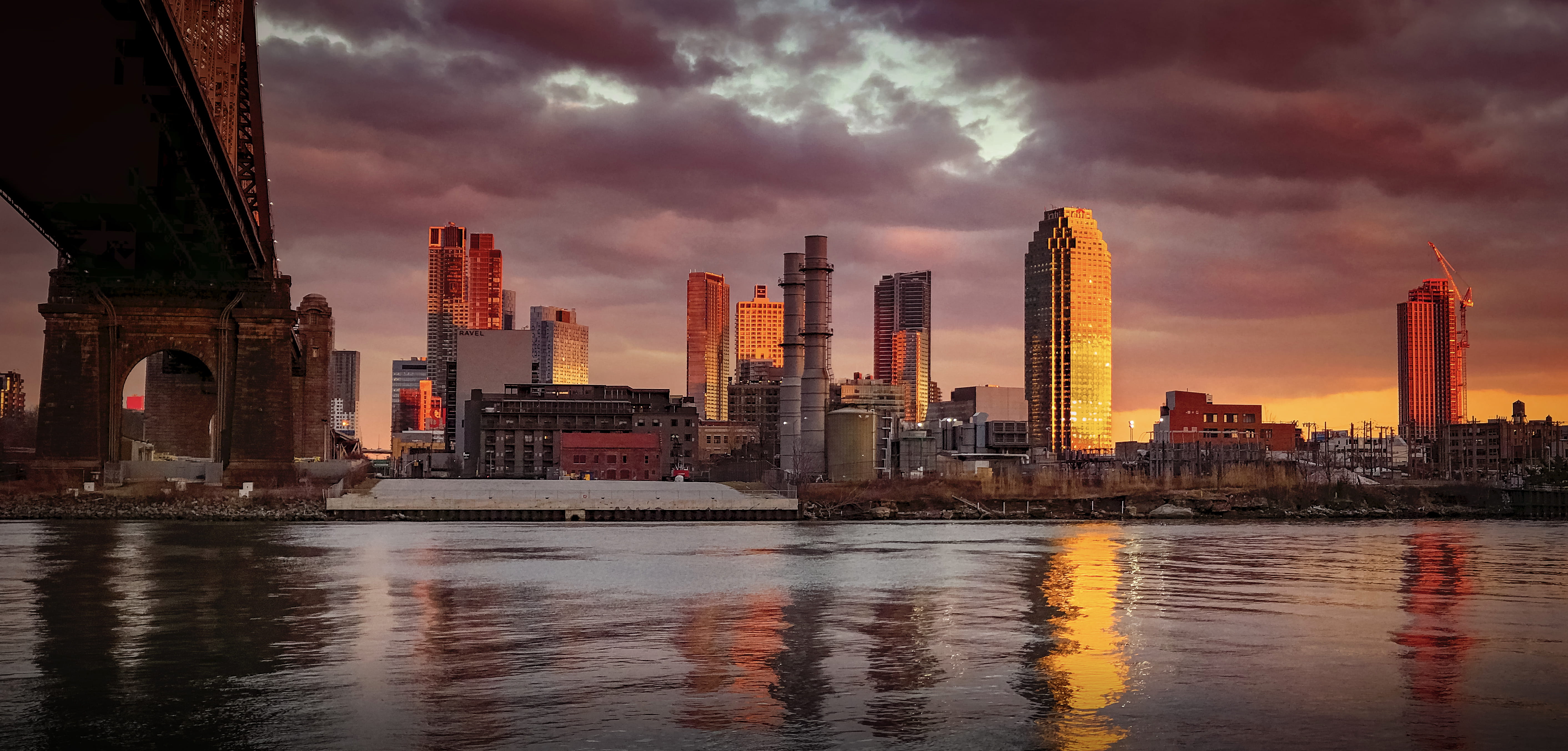 reflection, skyscraper, building exterior, sunrise, sunset, office building exterior, urban, panoramic, bridge, waterfront, mobilechallenge, wide angle photography, HD Wallpaper