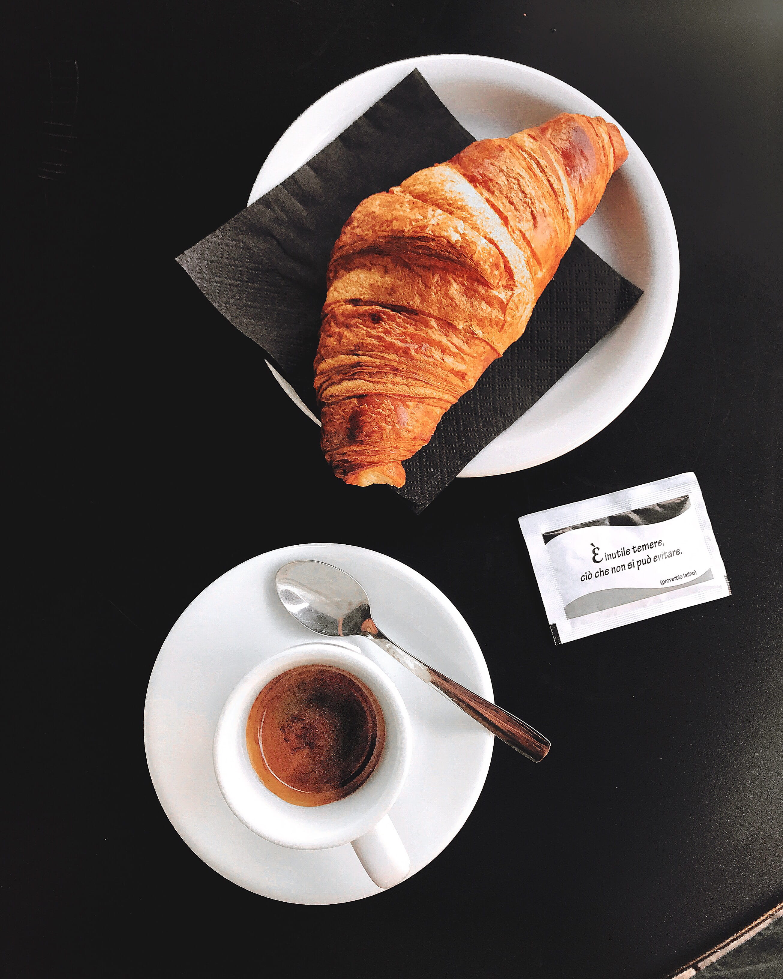 cappuccino, black background, coffee - drink, bread, french food, espresso, 2K, foodporn, drink, indoors, cup of coffee, no people, caffeine, eating, ready-to-eat, Phone HD Wallpaper