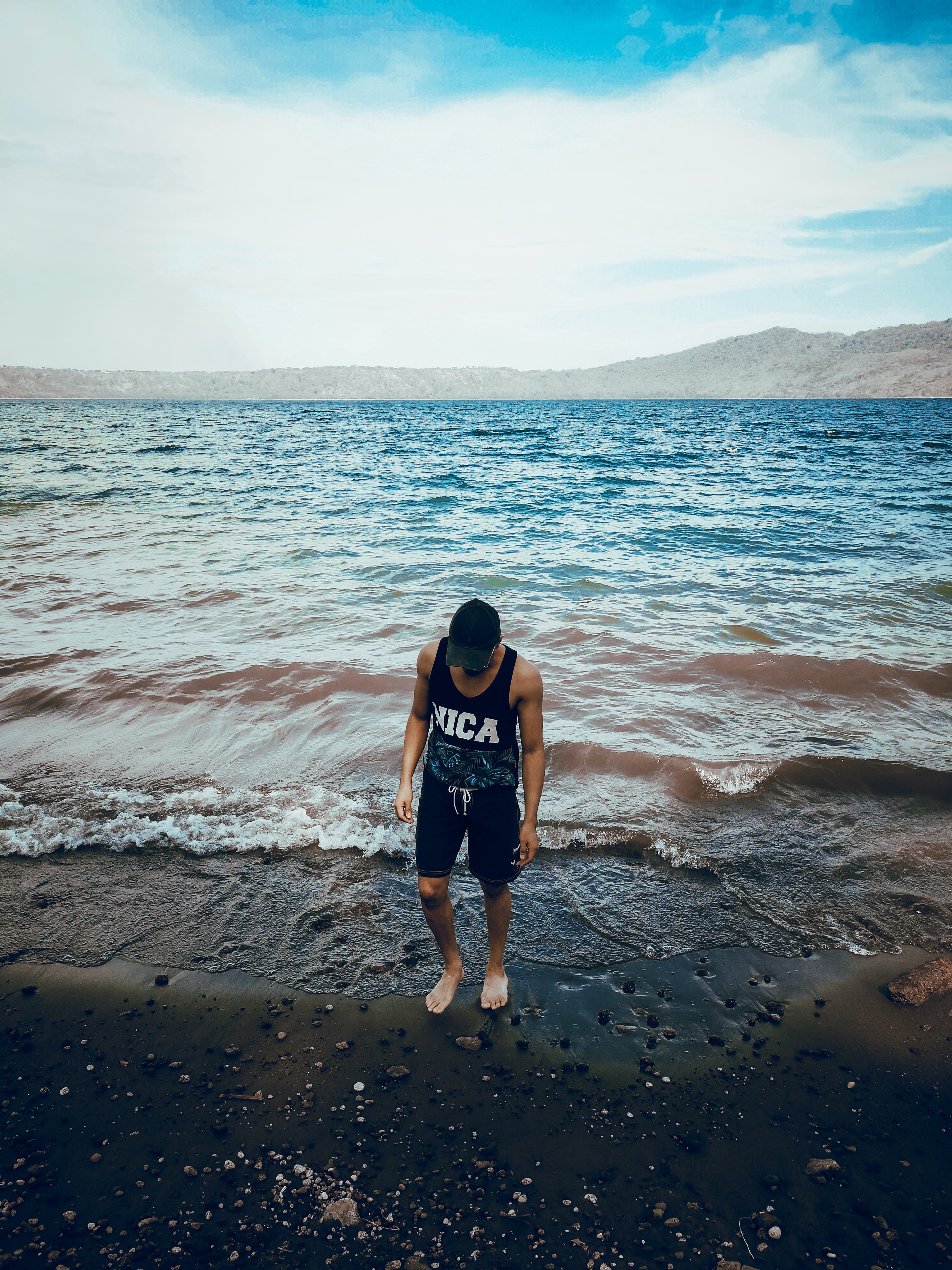 wearing, black, man, standing, sky, rear view, beauty in nature, water, sand, horizon over water, one person, leisure activity, real people, nicaragua, Phone HD Wallpaper