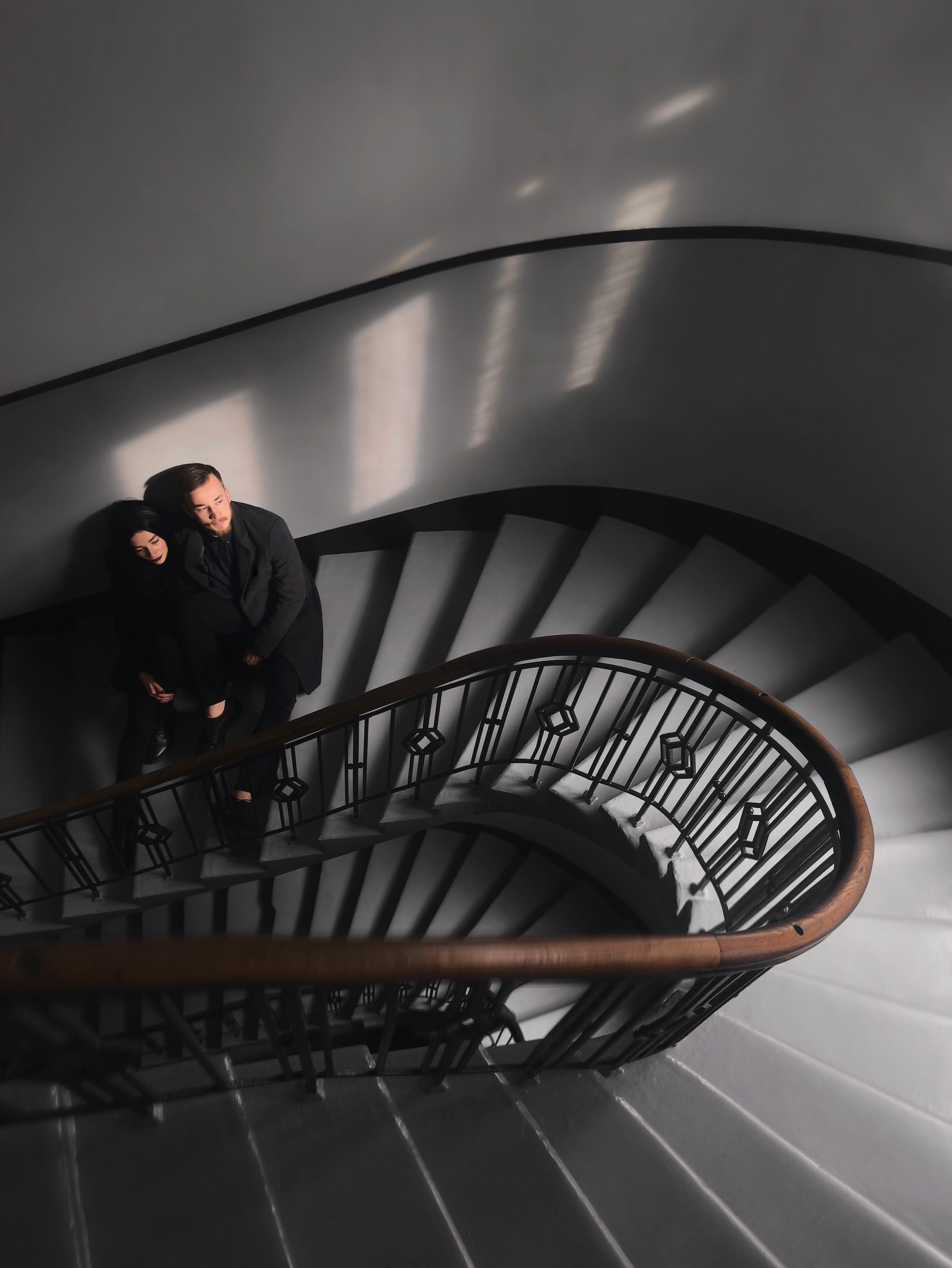 standing, lifestyles, woman, indoors, stairs, full length, real people, males, steps and staircases, men, outdoorchallenge, architecture, one person, handrail, Phone HD Wallpaper