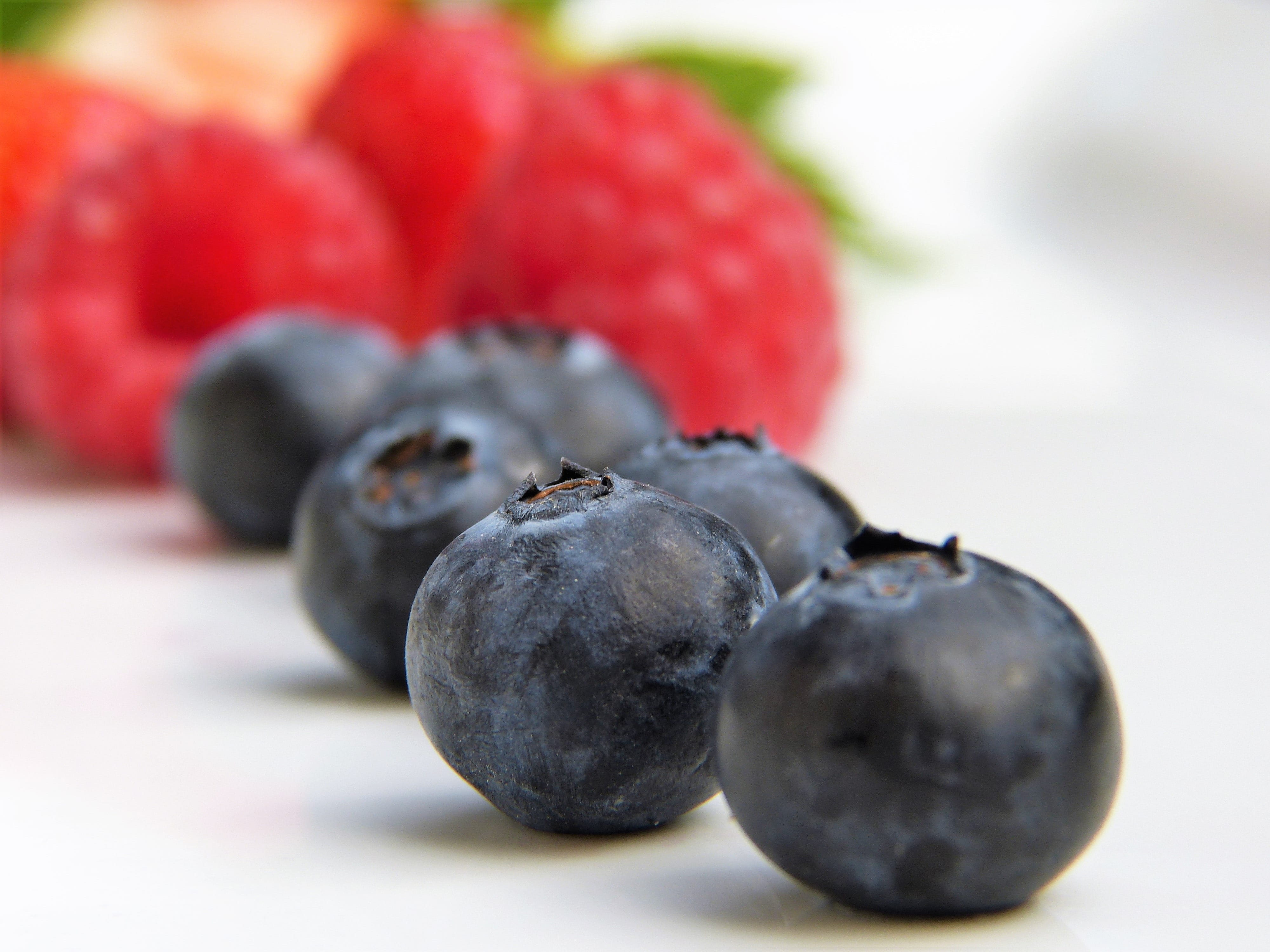 photography, bio, selective focus, group of objects, fructose, 4K, snack, Raspberries, ripe, fruits, food and drink, Blueberries, nutrition, studio shot, HD Wallpaper