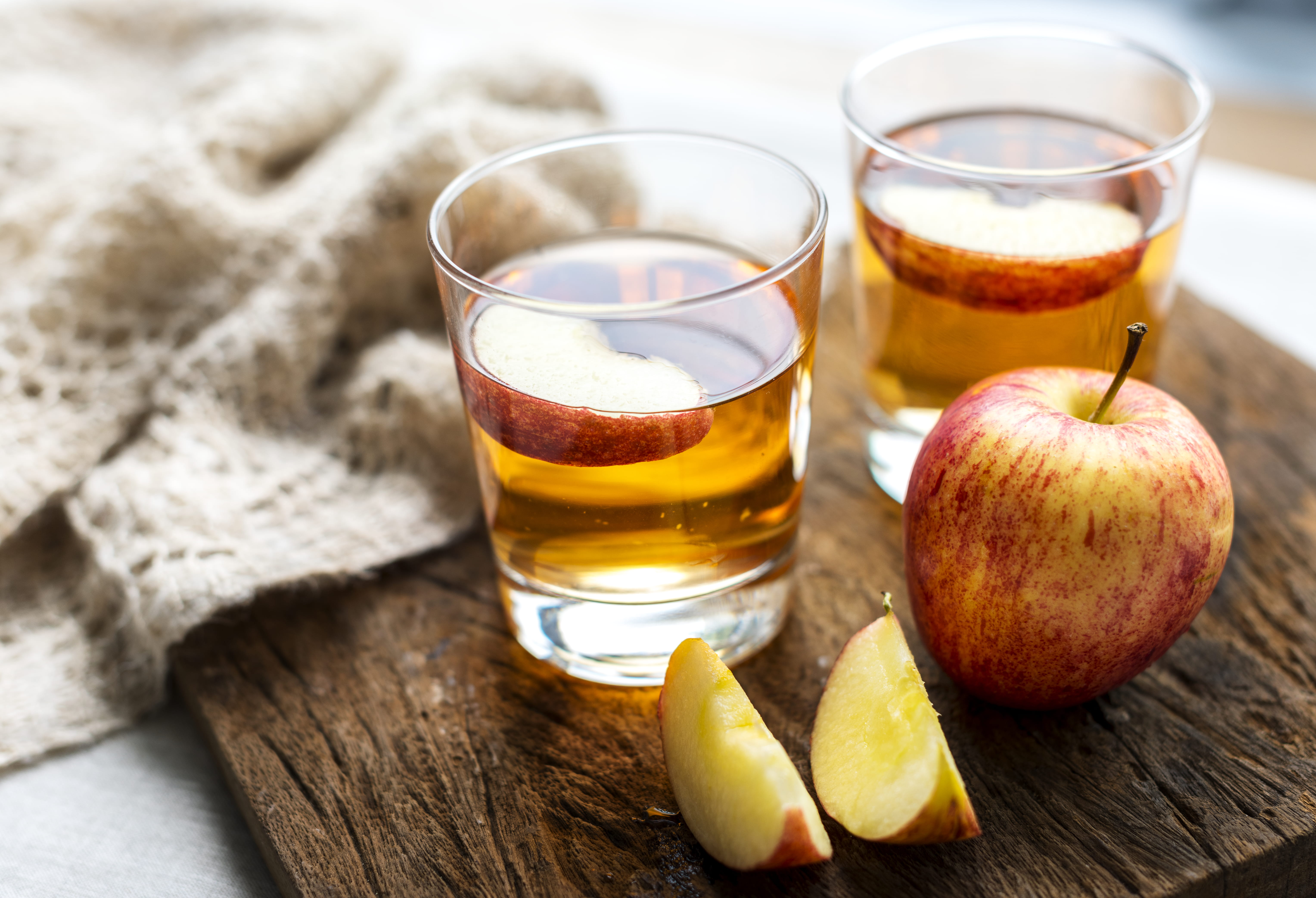 food, refreshment, hot drink, juice, tea, freshly squeezed, tea - hot drink, food and drink, 5K, wellbeing, homemade, glass, bottle, apple, household equipment, HD Wallpaper