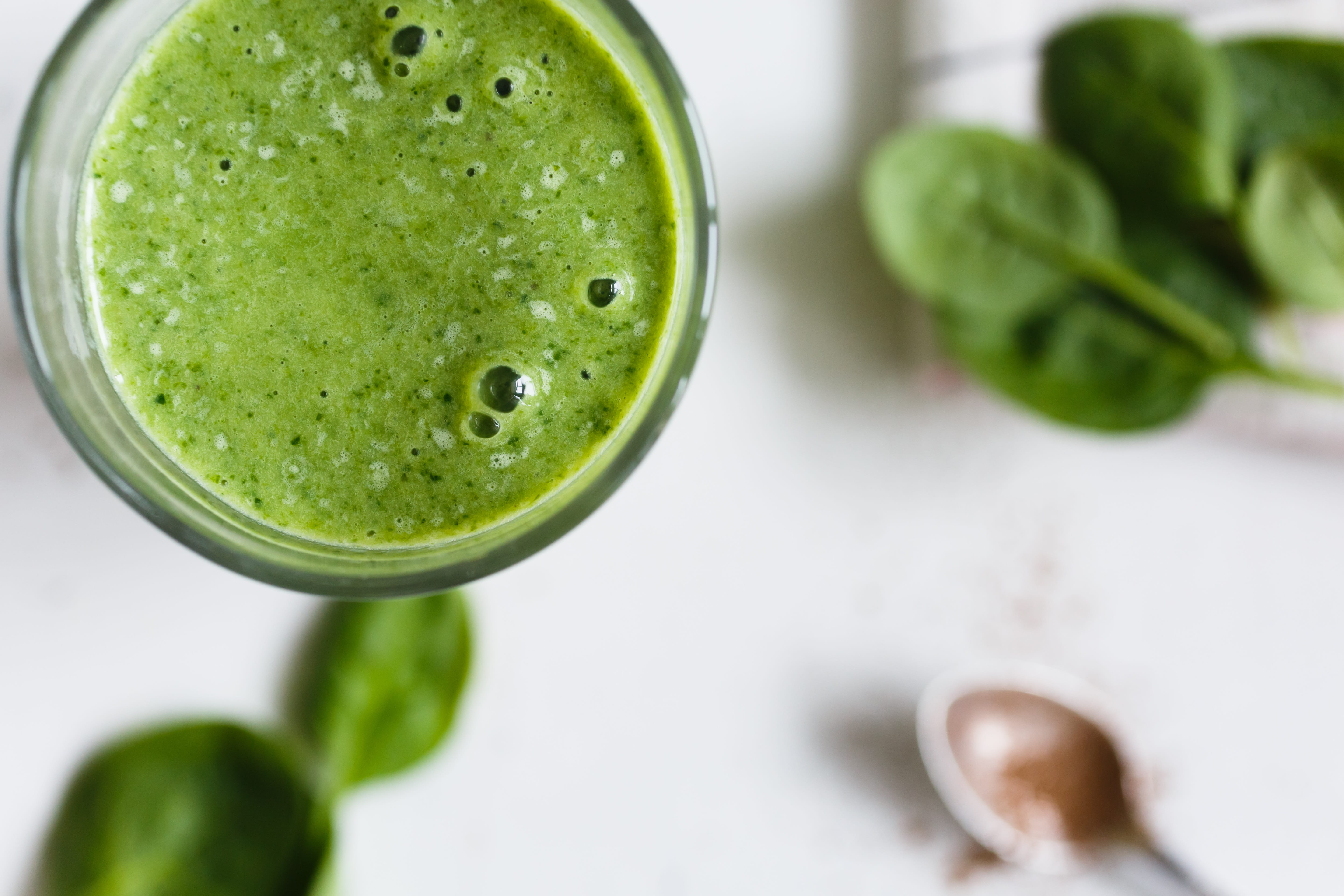 dieting, broccoli, space, fresh, indoors, white, refreshment, juices, sweet, color, vegetable, gray, vegetables, cocktail, wellbeing, drink, selective focus, HD Wallpaper