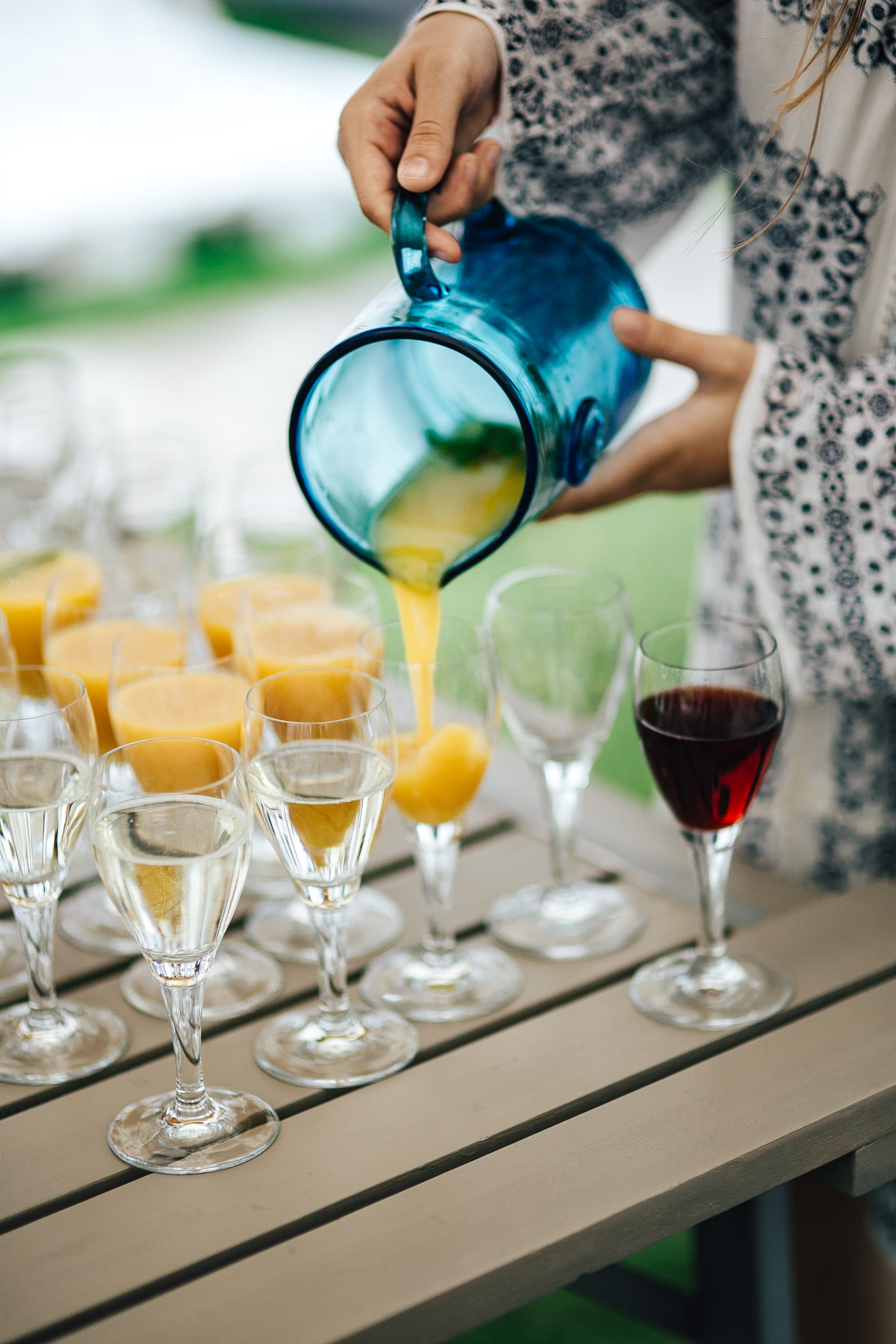 cocktail, real people, women, holding, drinking Glass, service, midsection, transparent, food And Drink, freshness, unrecognizable Person, juice, martini, Phone HD Wallpaper