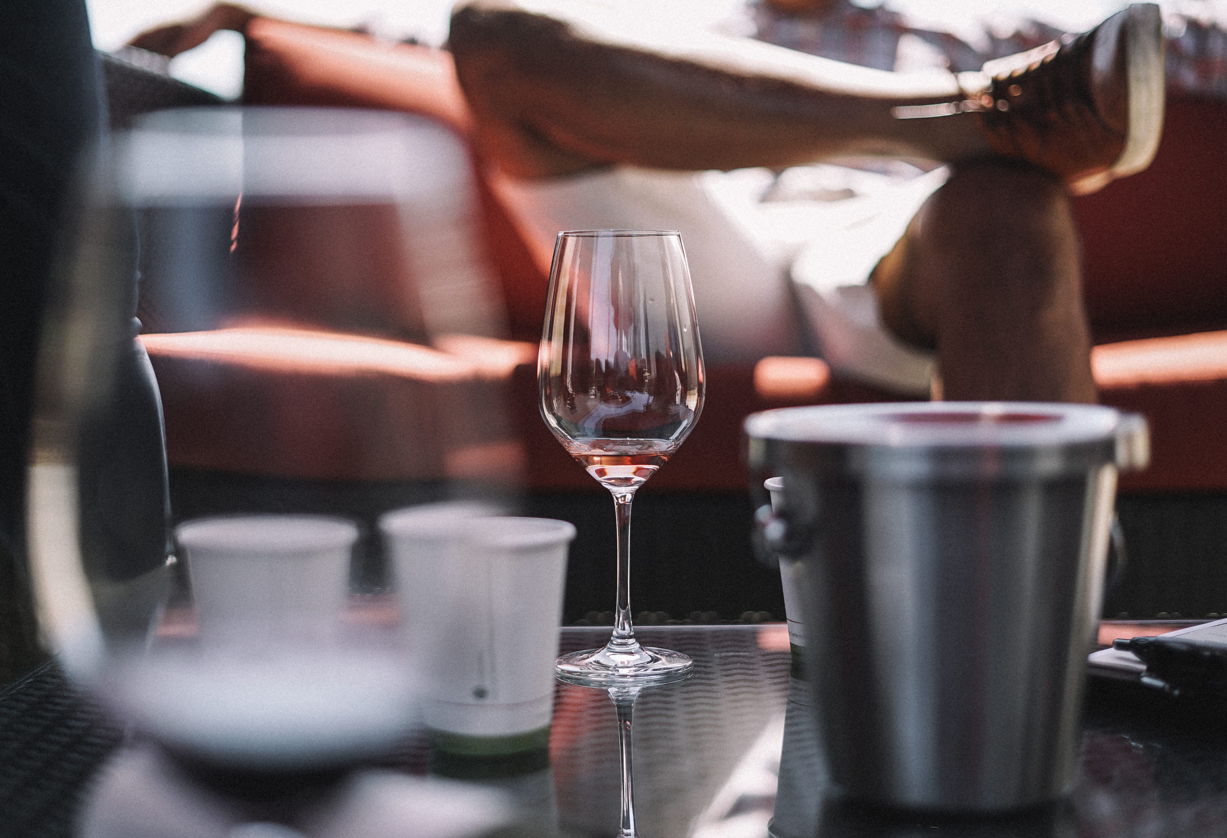 real people, ice, wine, white, focus, adults Only, glass, males, men, wineglass, red wine, refreshment, two, couch, sofa, holding, takeaway cup, lifestyles, HD Wallpaper