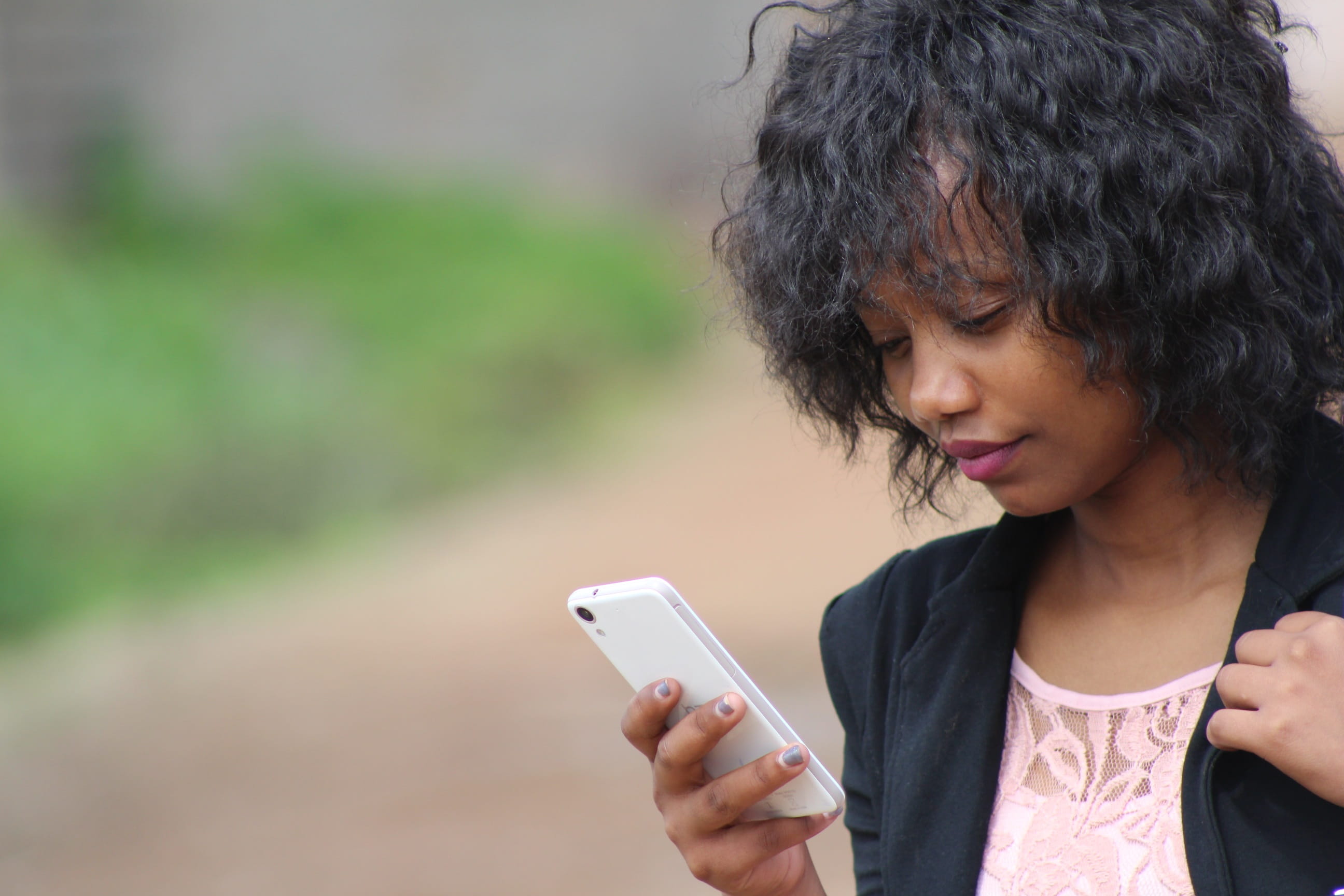 telephone, casual, focus, adult, looking, lady, model, black hair, one Person, smartphone, casual clothing, afro, connection, looking down, phone, attractive, HD Wallpaper