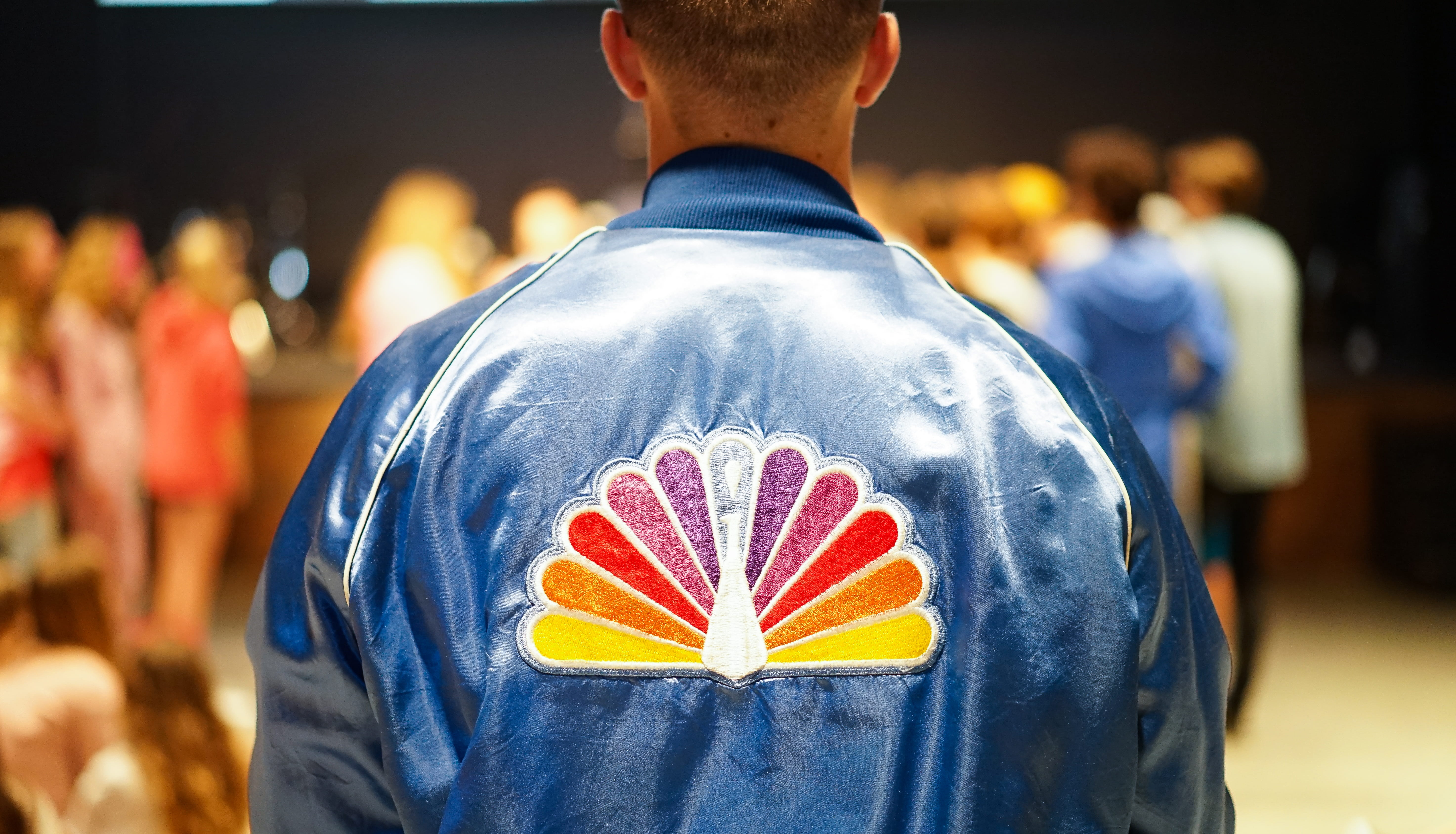rear view, wearing, jacket, adult, leather, real people, one person, male, incidental people, people, one man only, NBC, outdoors, standing, guy, spectator, HD Wallpaper