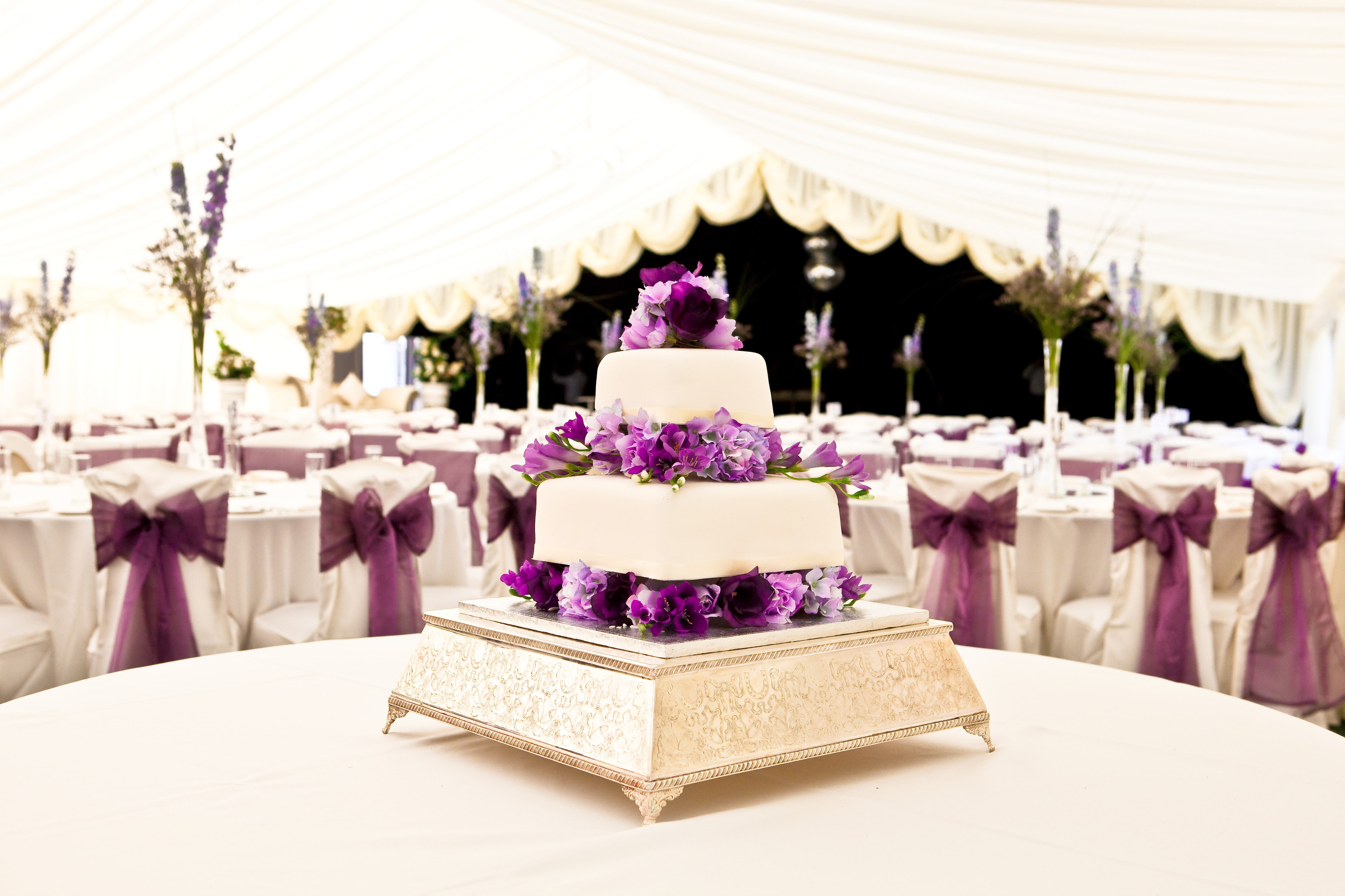 no people, indoors, wedding, flower head, wedding cake, flower, 4K, sweet food, nature, 4K, dessert, wedding ceremony, flowering plant, table, flowers, HD Wallpaper