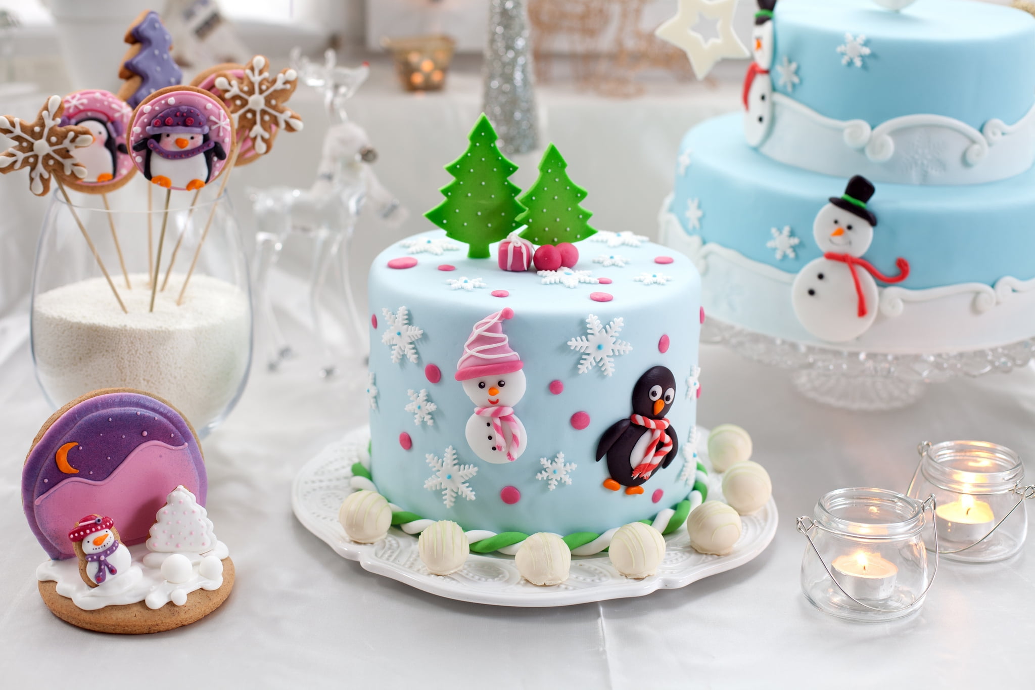 no People, happiness, food, birthday, wedding, bakery, ornate, candle, white, sweet, baked, icing, holiday, gourmet, cupcake, cookie, decoration, close-up, HD Wallpaper