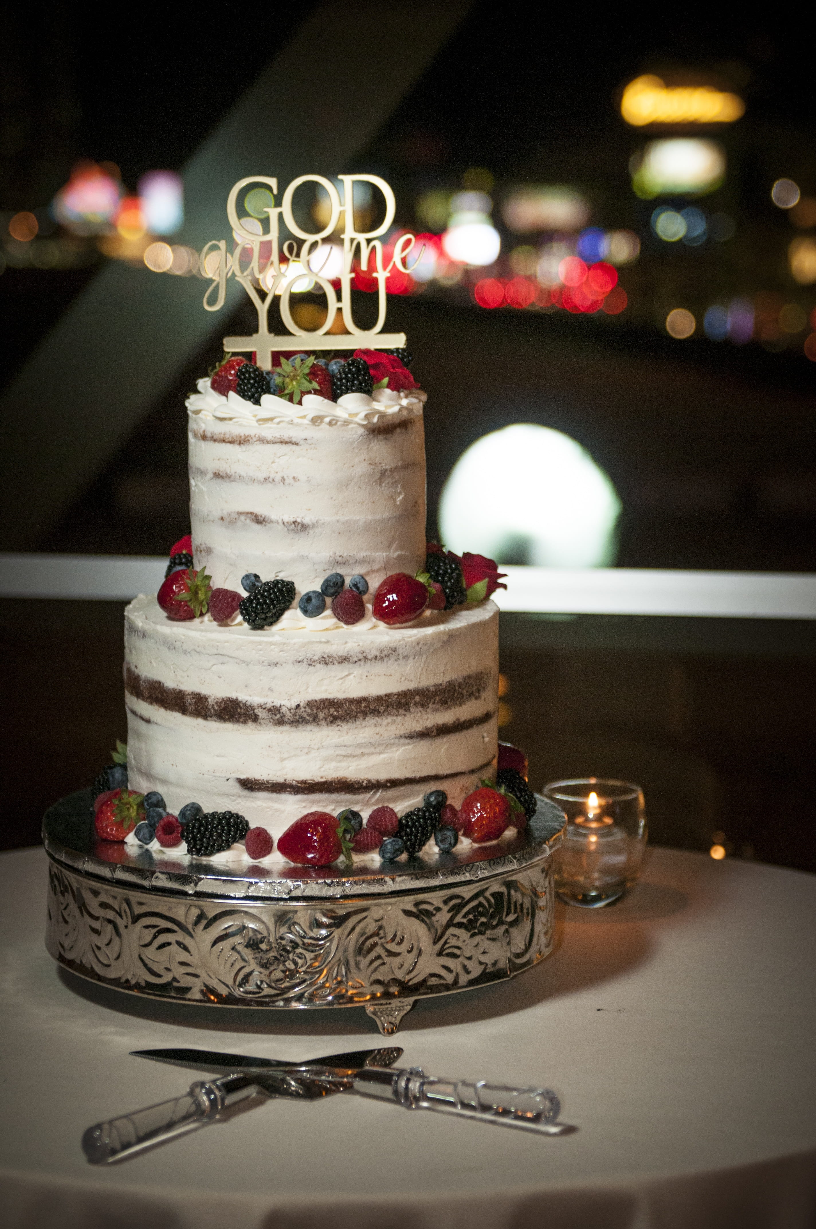 still life, indoors, no people, freshness, close-up, dessert, celebration, wedding, layered, baked, party, 4K, temptation, wedding cake, indulgence, food and drink, Phone HD Wallpaper