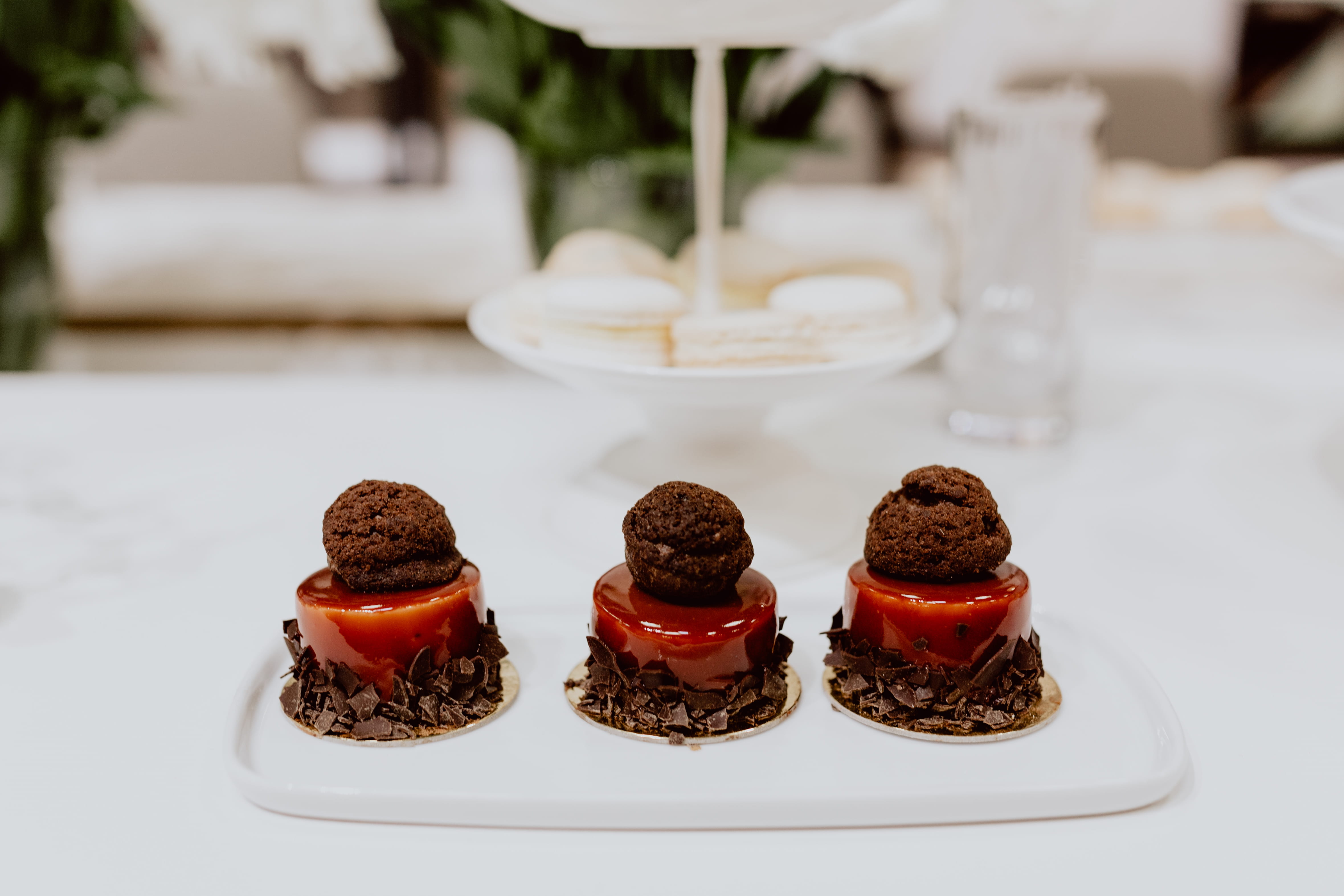 no people, table, chocolate cake, indulgence, ready-to-eat, day, wedding, still life, sugar, luxury, plate, 4K, indoors, food, celebration, party, sweet food, HD Wallpaper